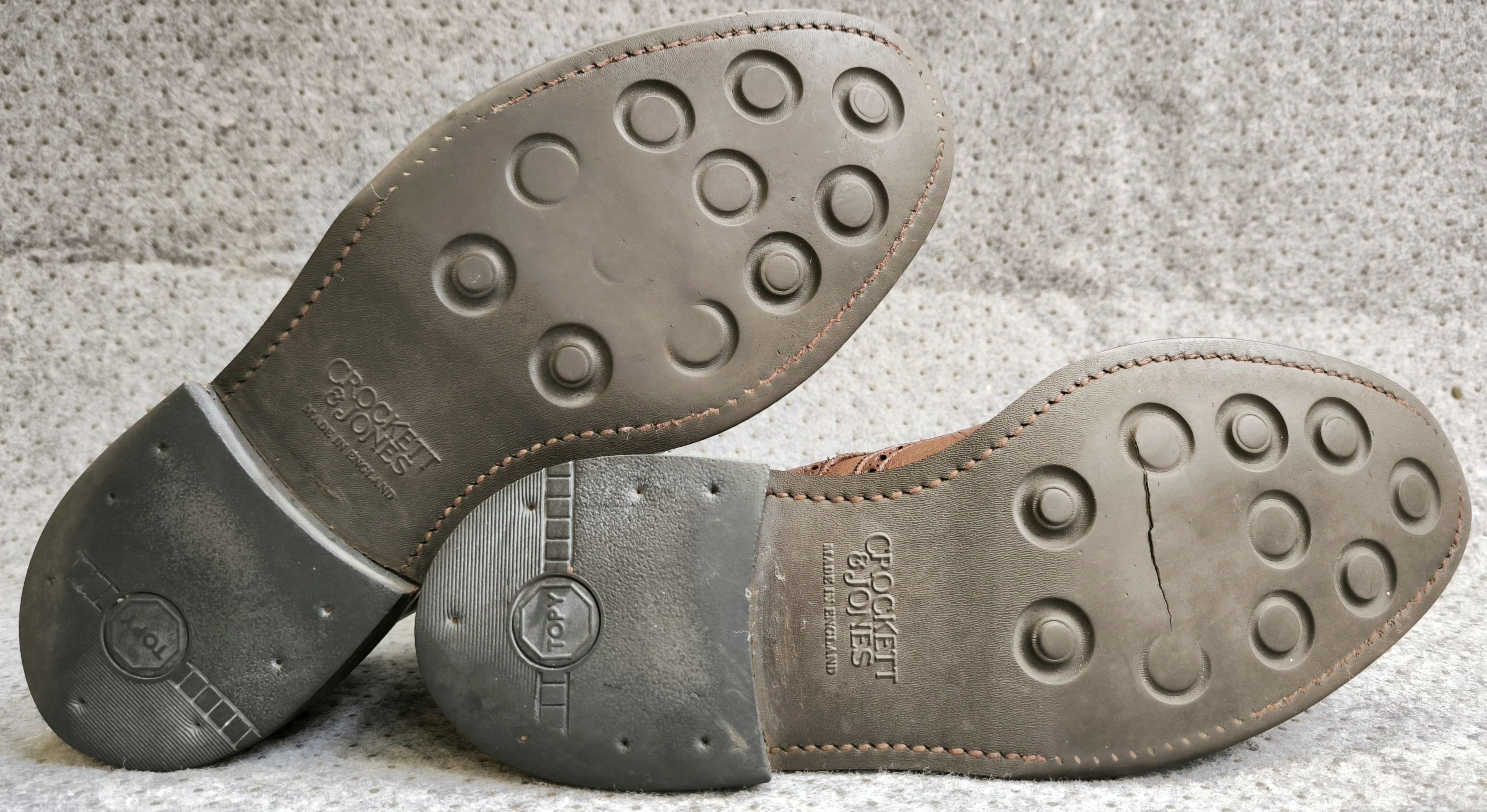 Crockett & Jones CROCKETT & JONES Pembroke Tan Scotch Grain wingtip shoes Size US 9.5 / EU 42-43 - 15 Thumbnail