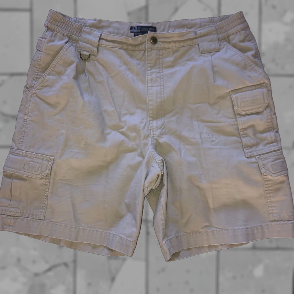 Vintage 5.11 Tactical Cargo Shorts Mens 38 Regular Beige Size US 38 / EU 54 - 1 Thumbnail