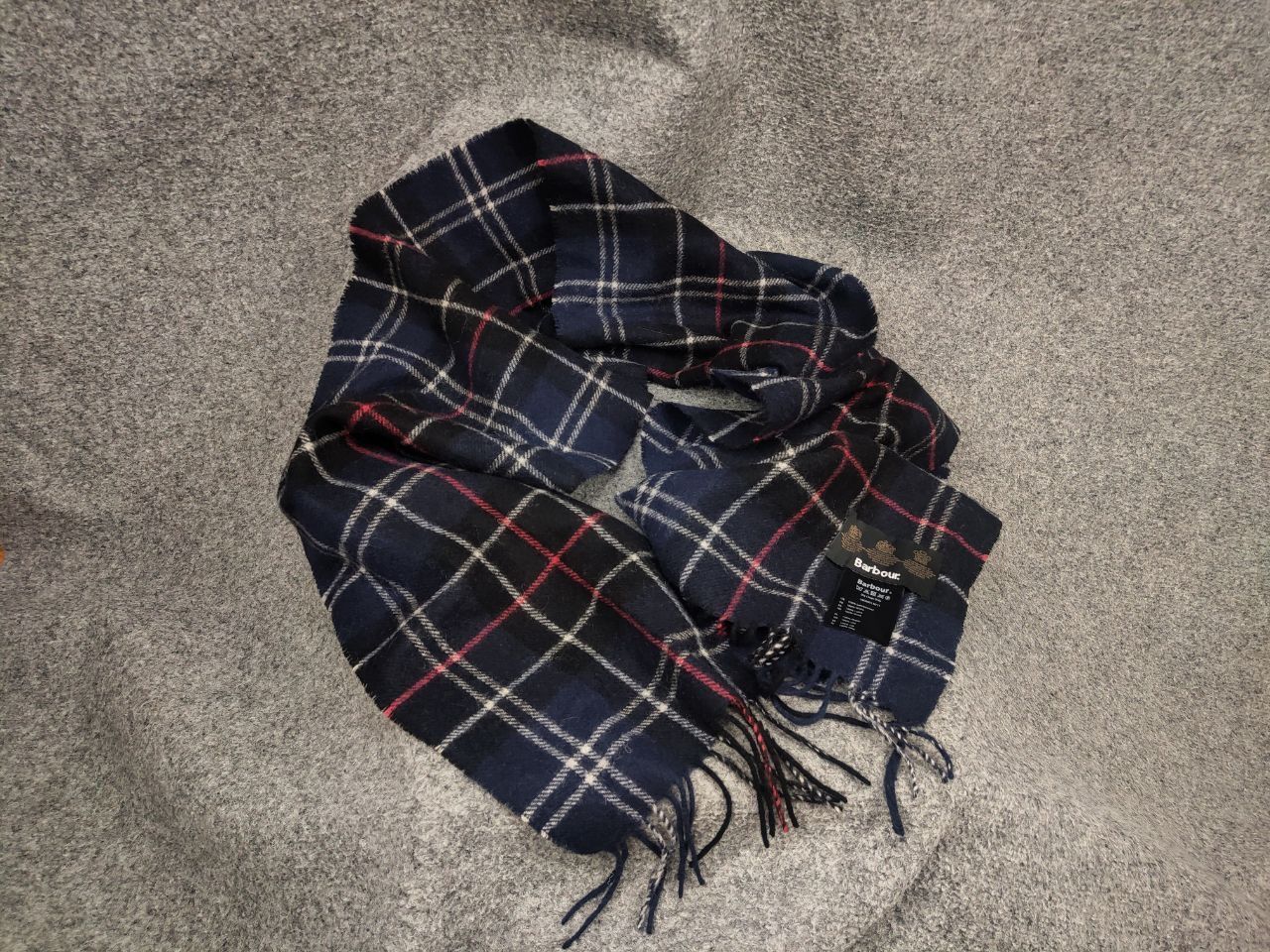 Barbour Barbour Classic woolen scarf in a dark blue check Unisex Size ONE SIZE - 13 Thumbnail
