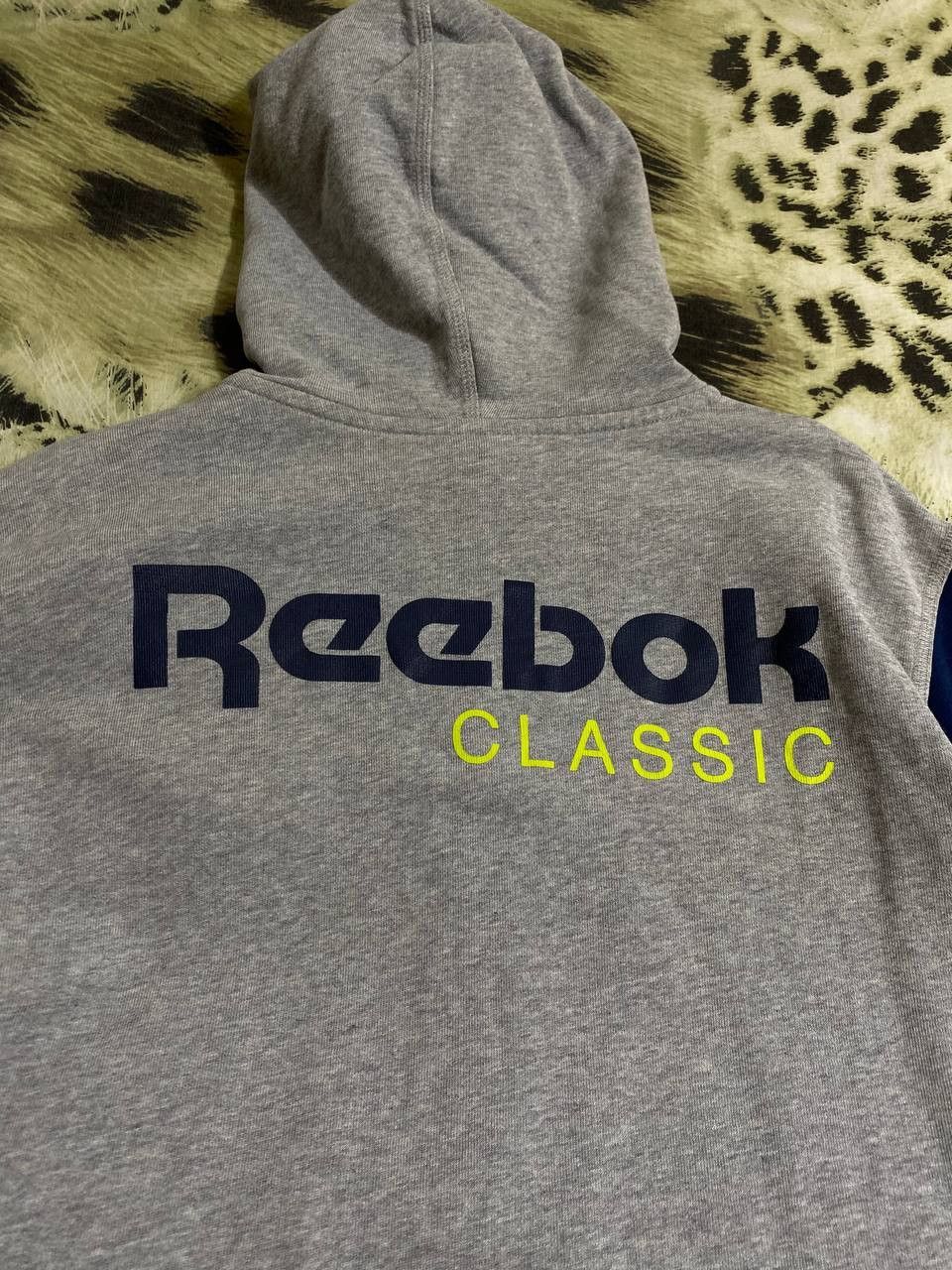 Reebok × Vintage Rare Vintage Reebok Big Logo Essentials Sweatshirt Size US L / EU 52-54 / 3 - 15 Thumbnail