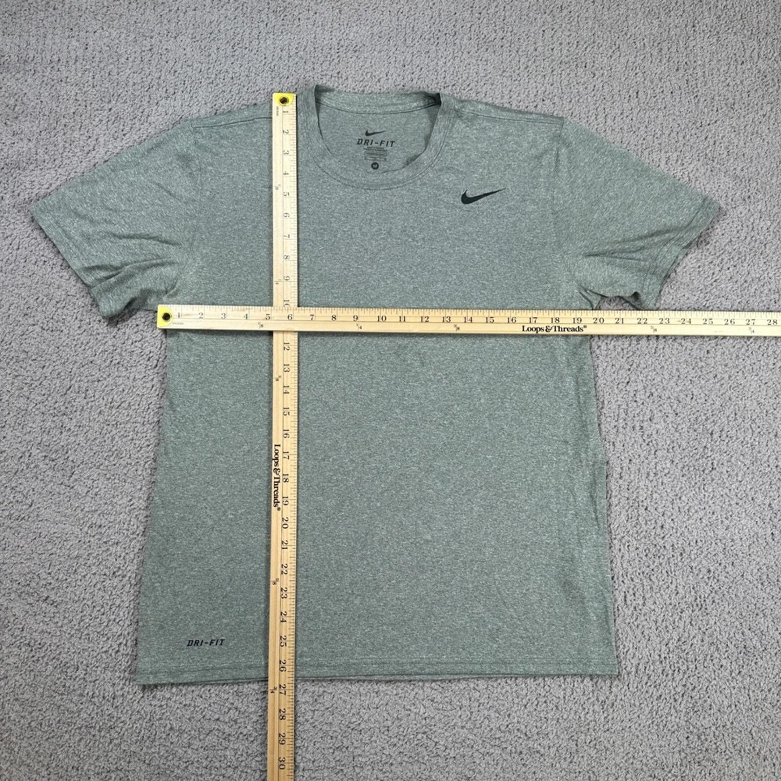 Nike Nike Dri Fit T Shirt Men M Gray Athletic Short Sleeve Swoosh Size US M / EU 48-50 / 2 - 2 Thumbnail
