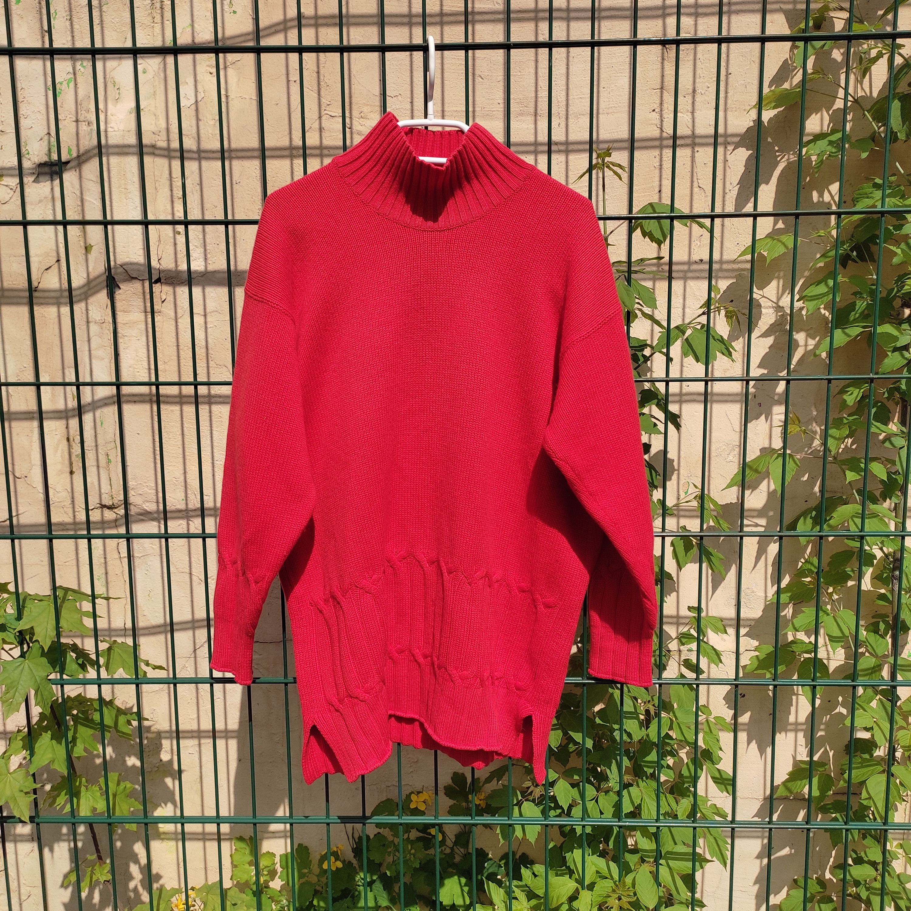 image of Brunello Cucinelli Womens Wool Cashmere Knit Sweater in Red (Size Small)