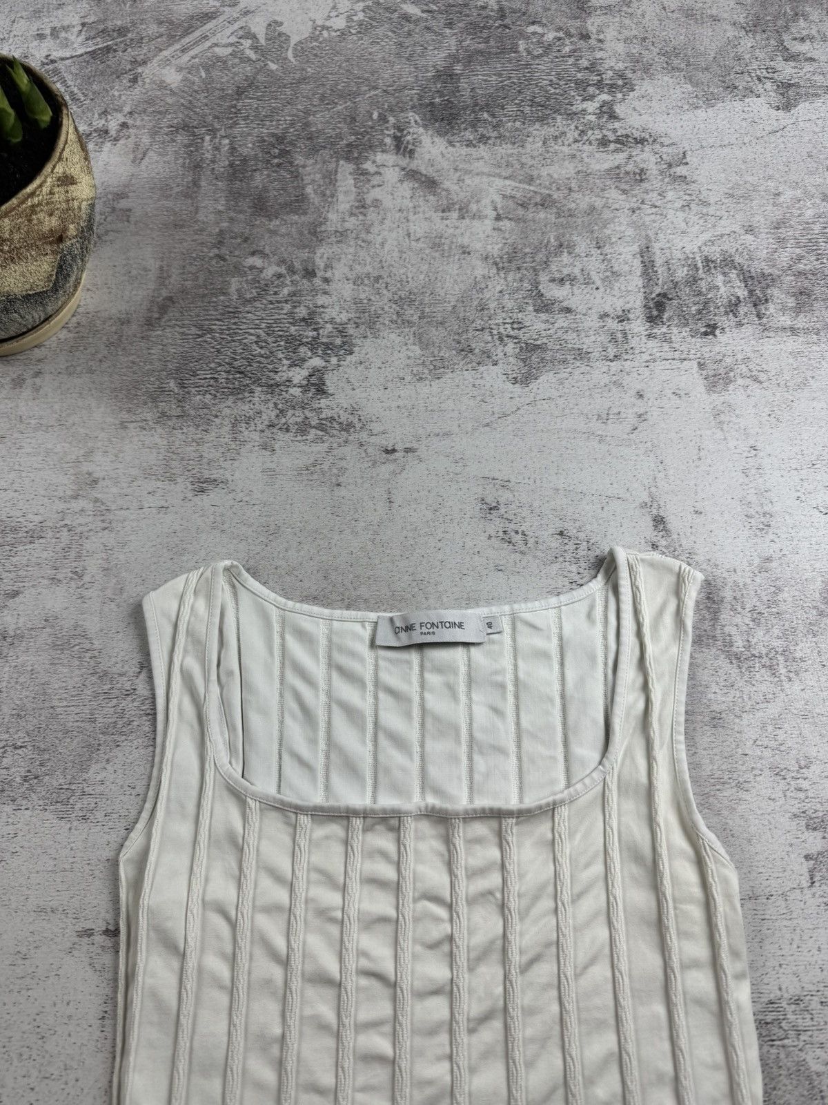 ANNE FONTAINE Anne Fontaine Ivory Textured Size 40 Sleeveless White Luxury Tank Trotter Top Size M / US 6-8 / IT 42-44 - 6 Thumbnail