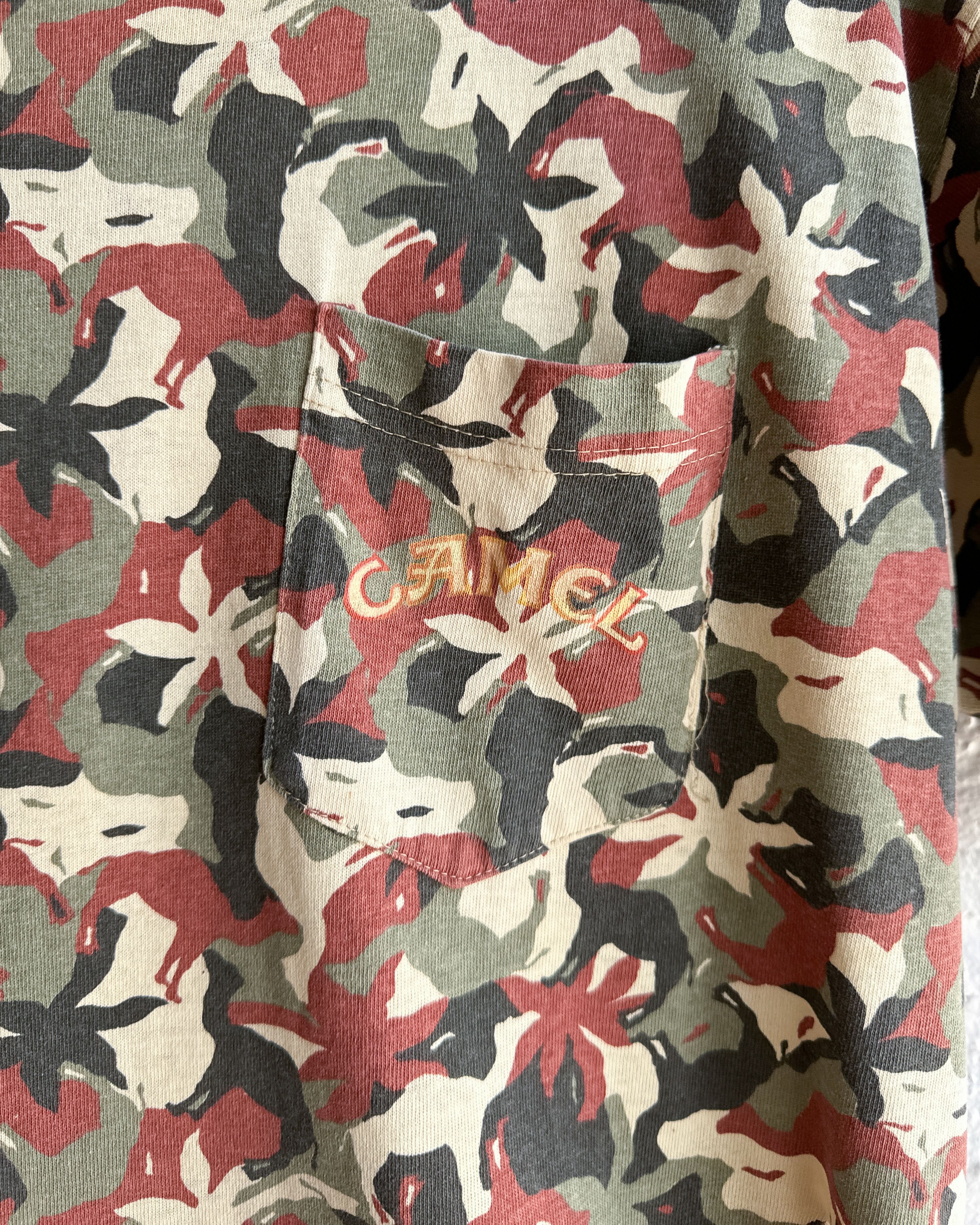 Camel Vintage 90s Camel Cigarettes Camo All Over Print T Shirt XL Size US XL / EU 56 / 4 - 2 Thumbnail