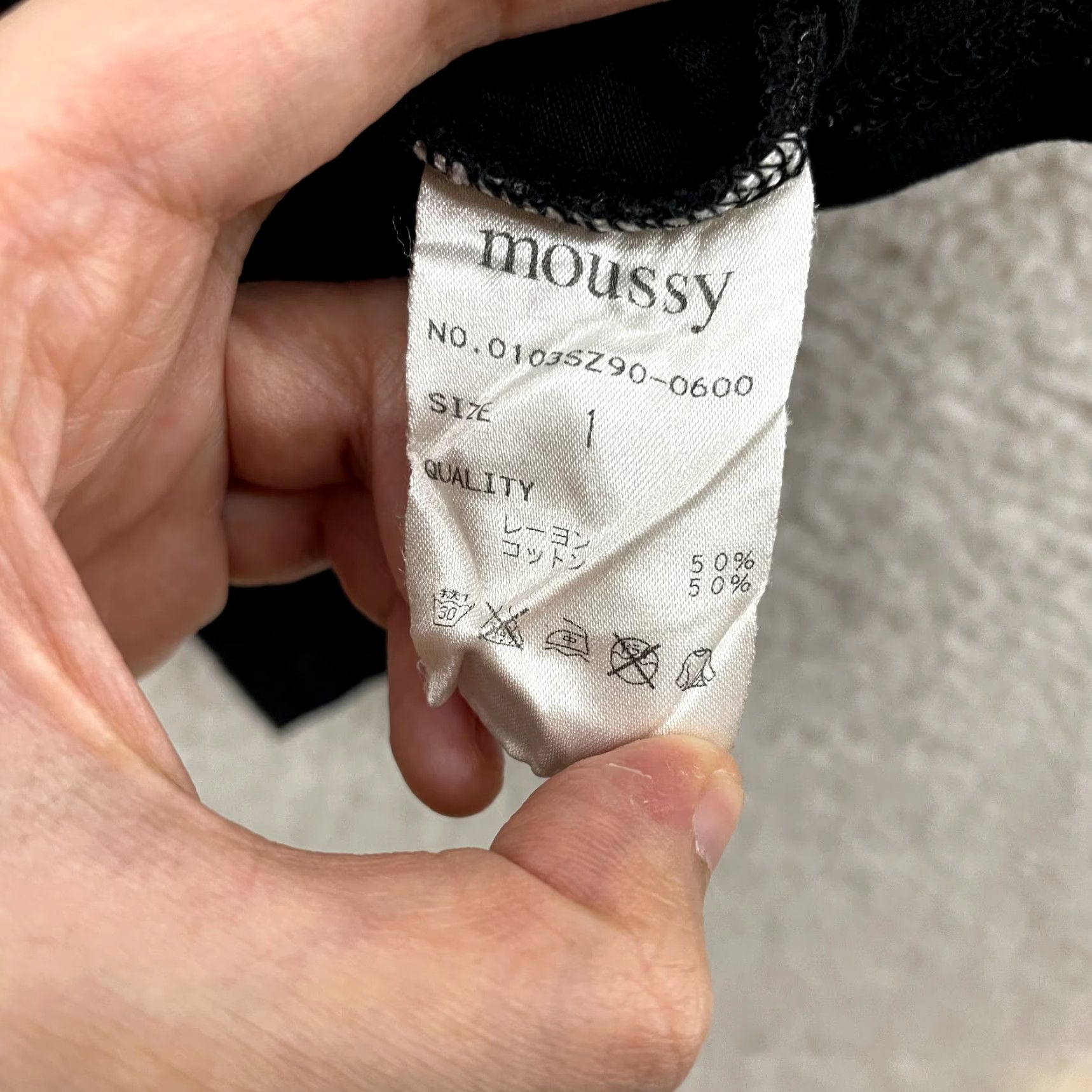 MOUSSY VINTAGE Cowboy Kate T-Shirt M Medium Graphic Sam Haskins Western Cowgirl Cyber Grunge Moussy Women T-Shirt Black Slim Casual Western Girls Size M / US 6-8 / IT 42-44 - 7 Thumbnail