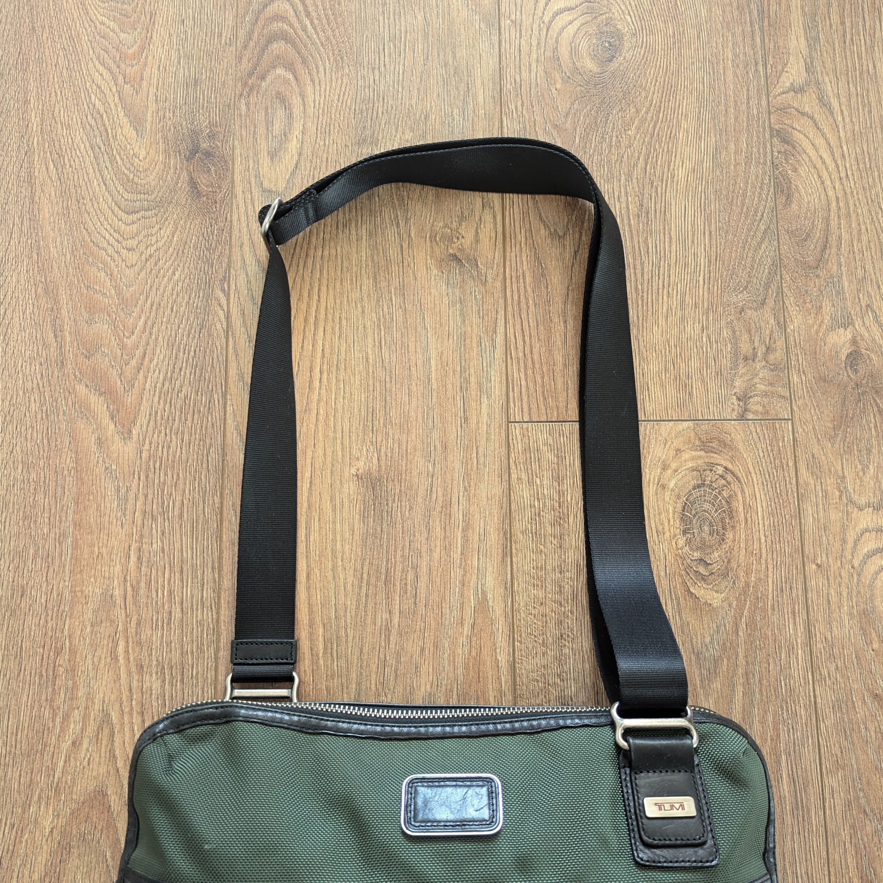 Tumi Tumi Alpha Bravo Messenger Laptop Messenger Bag Dark Green Size ONE SIZE - 5 Thumbnail