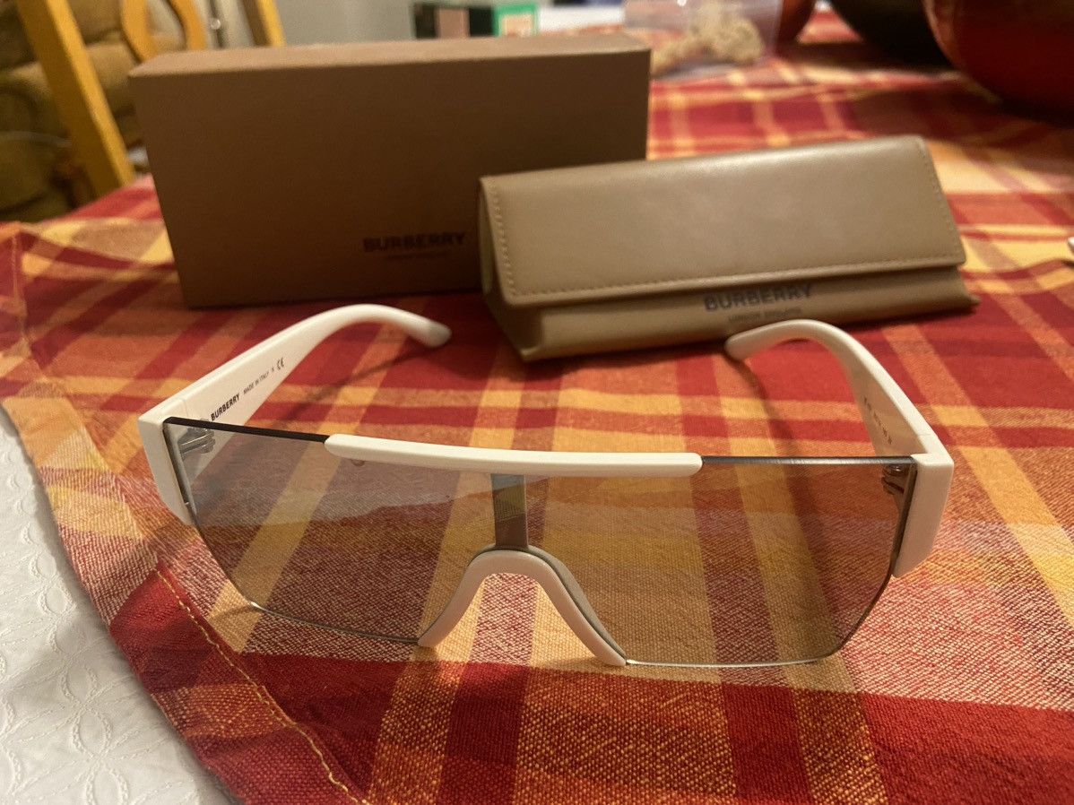 Burberry Burberry White/Grey Mirror Sunglasses Size ONE SIZE - 2 Thumbnail