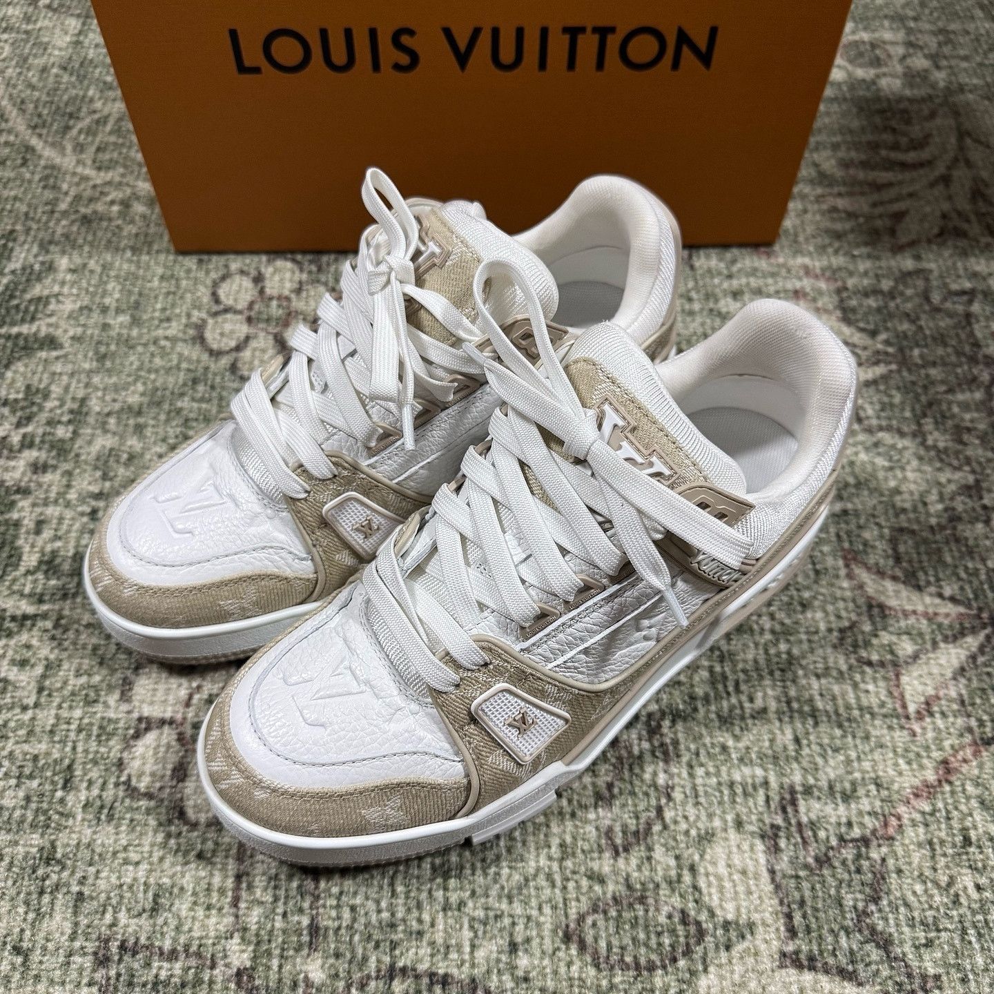 Louis Vuitton Trainer Low-Top Sneakers Size 37 in Beige, Women's