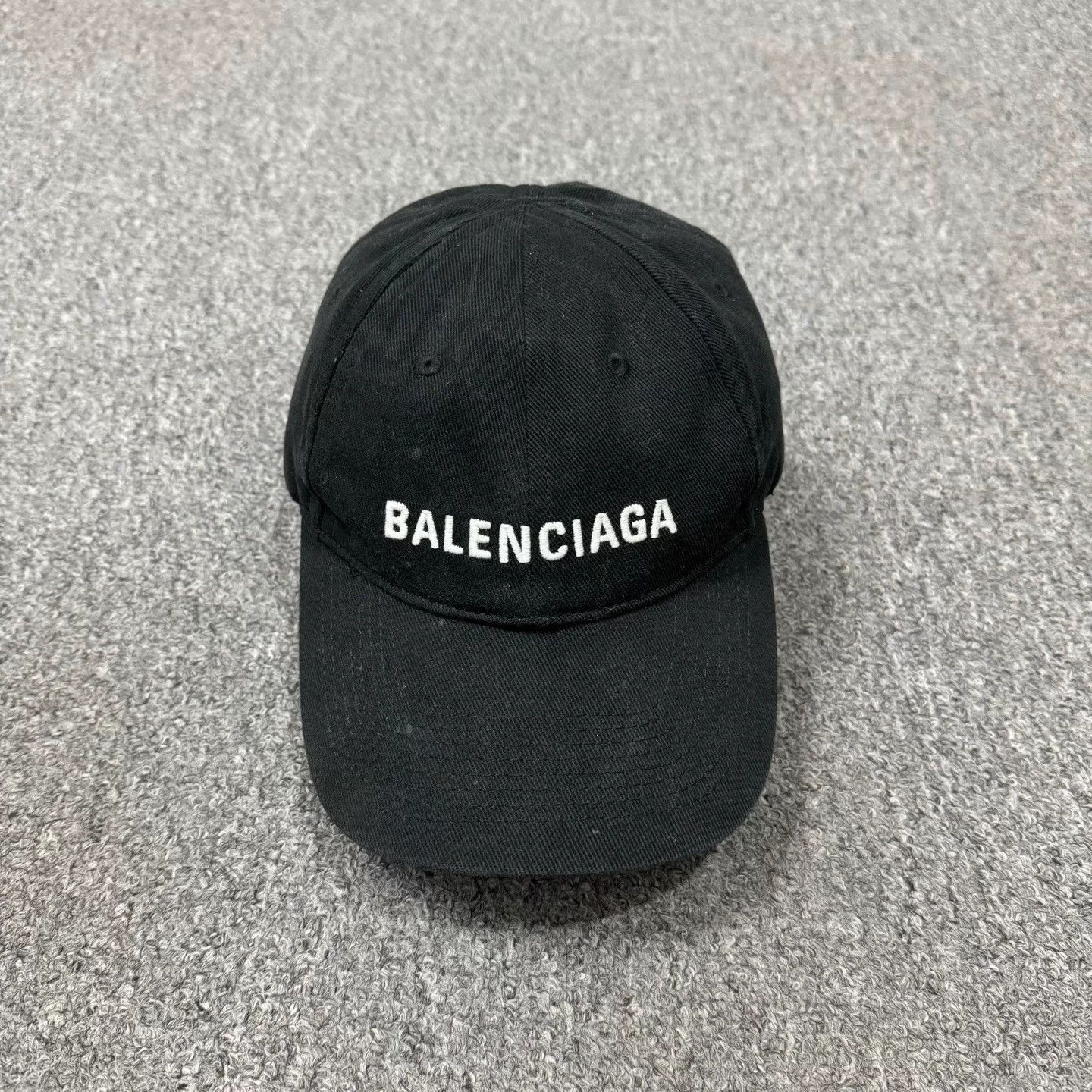 Balenciaga Black Embroidered Baseball Cap Size ONE SIZE - 1 Thumbnail