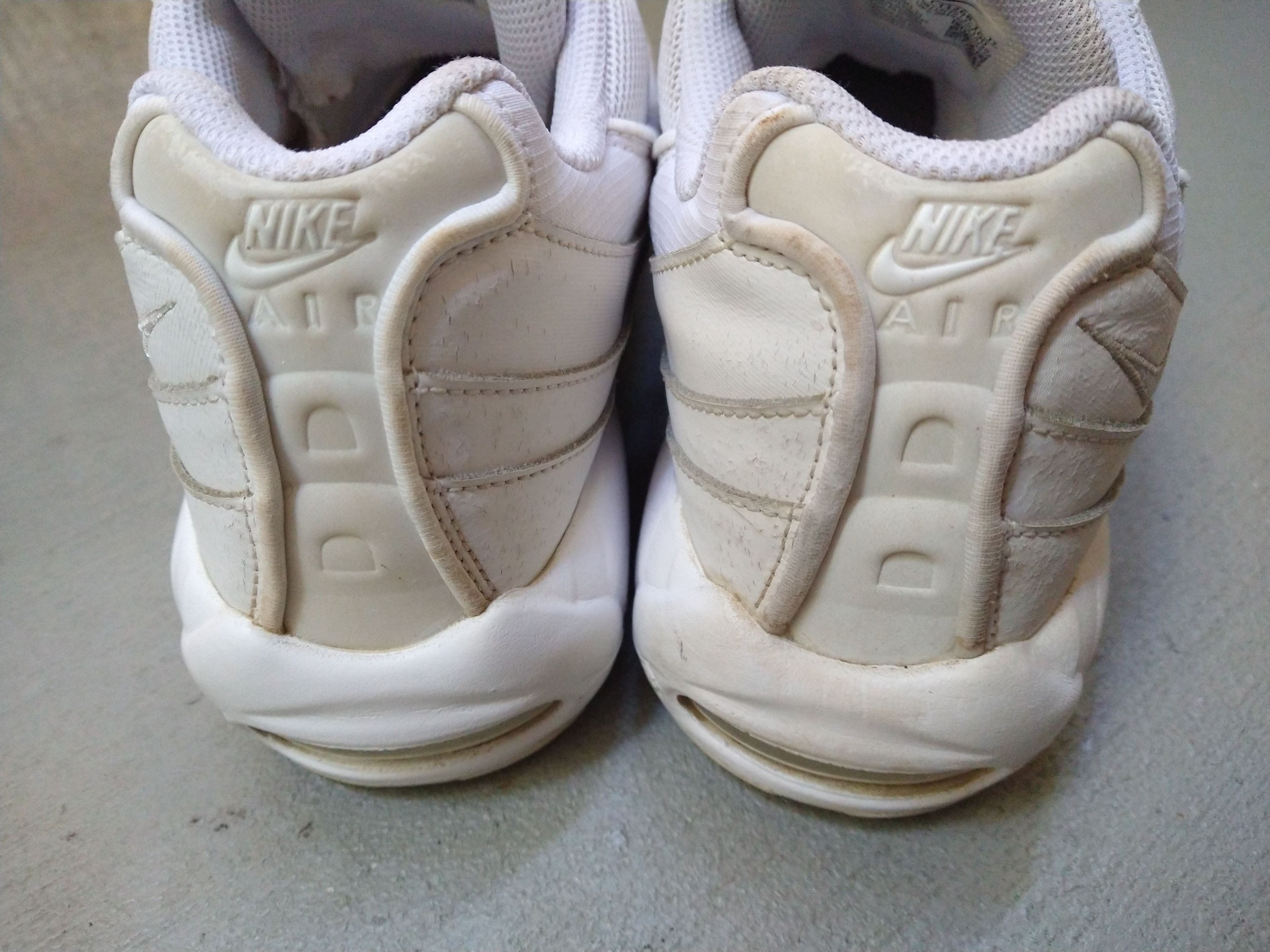 Nike Nike Air Max 95 Essential Triple White Size 10 CT1268-100 Size US 10 / EU 43 - 14 Thumbnail