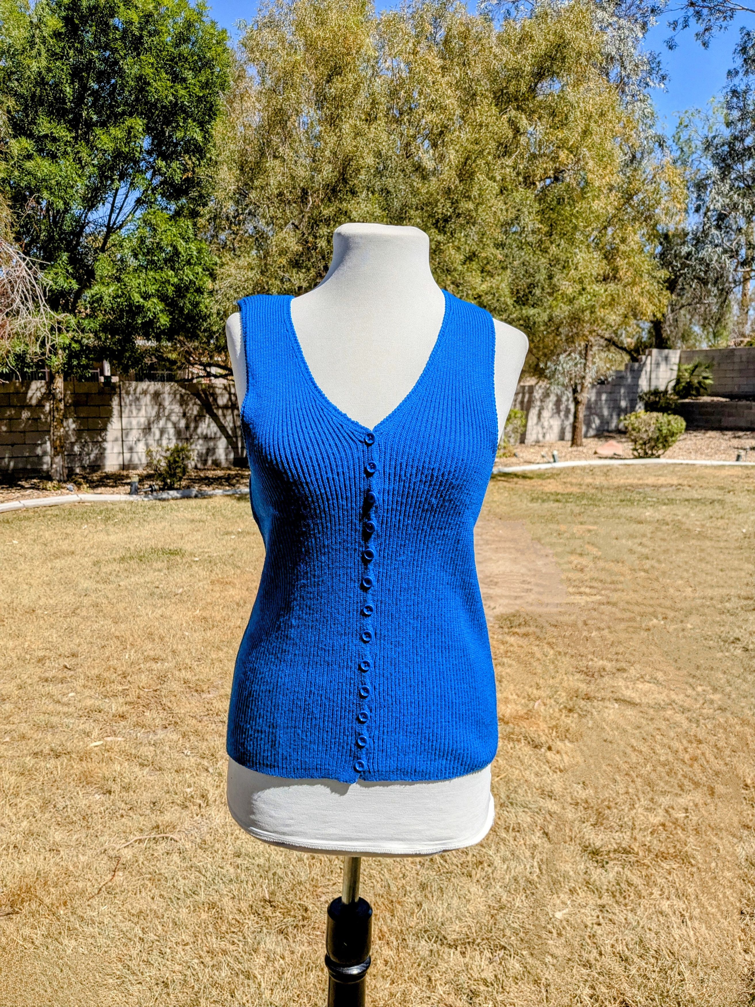 Vintage 1960s Blue Fuji-Knit Co. Tokyo Cable Knit V-neck Petite Vest Size XS / US 0-2 / IT 36-38 - 1 Thumbnail