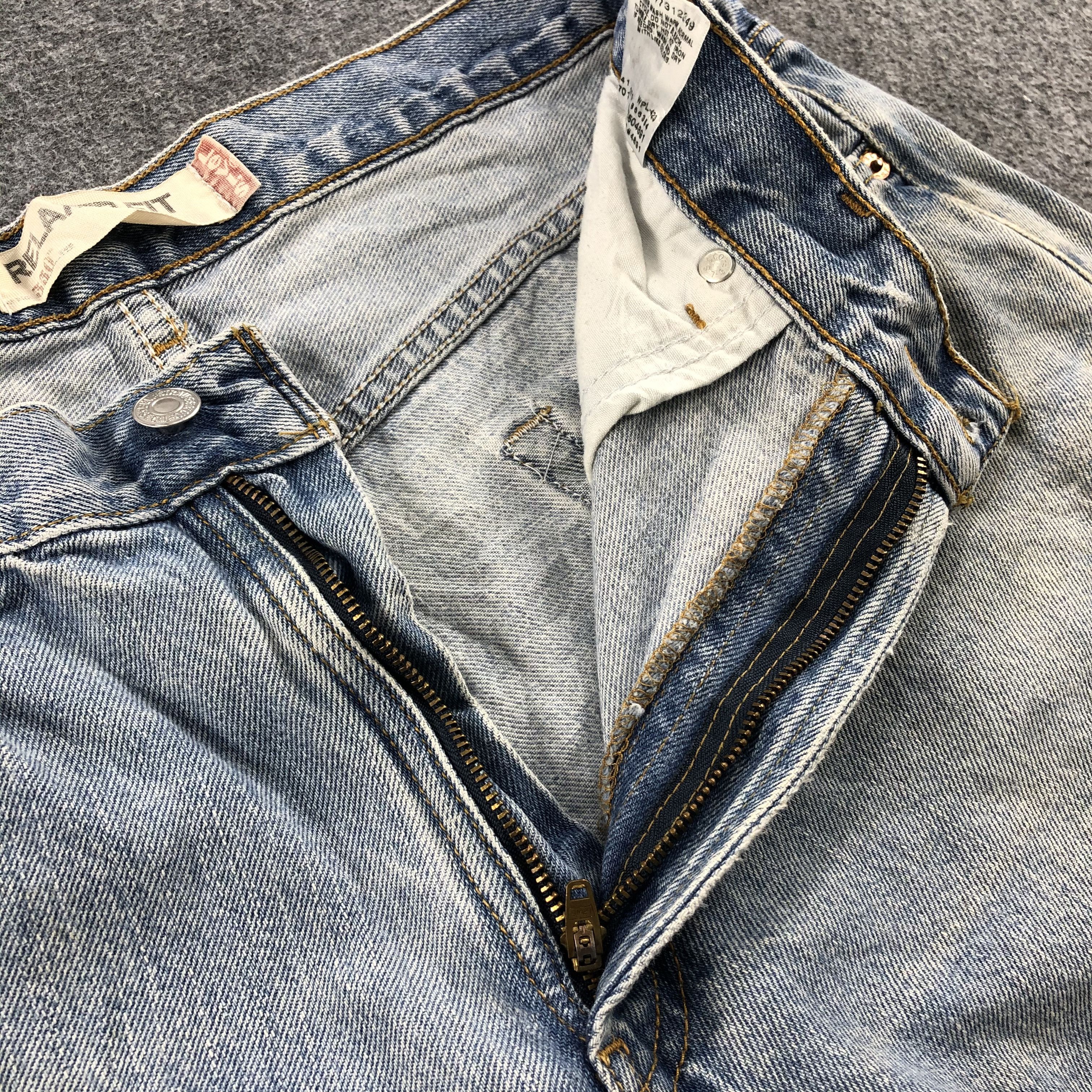 Levi's Vintage Levis 550 Jeans Dirty Medium Wash Denim KJ474 Size US 33 - 7 Thumbnail