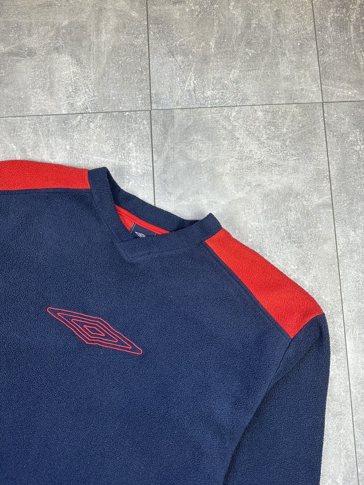 Umbro Umbro Vintage Fleece Sweatshirt Centr Logo Size US L / EU 52-54 / 3 - 3 Thumbnail
