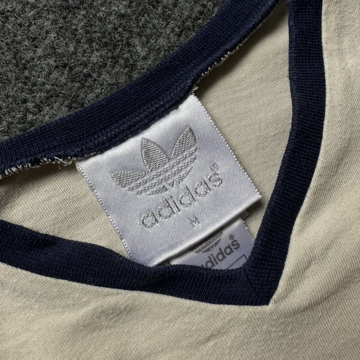 Adidas VTG Women’s V Neck T-shirts Small Logo Size M Y2K Trashed 00 Size M / US 6-8 / IT 42-44 - 5 Thumbnail
