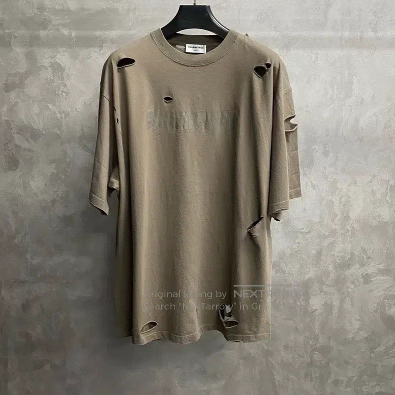 Balenciaga Balenciaga Beige print pattern logo short-sleeve T-shirt Size US XS / EU 42 / 0 - 1 Thumbnail