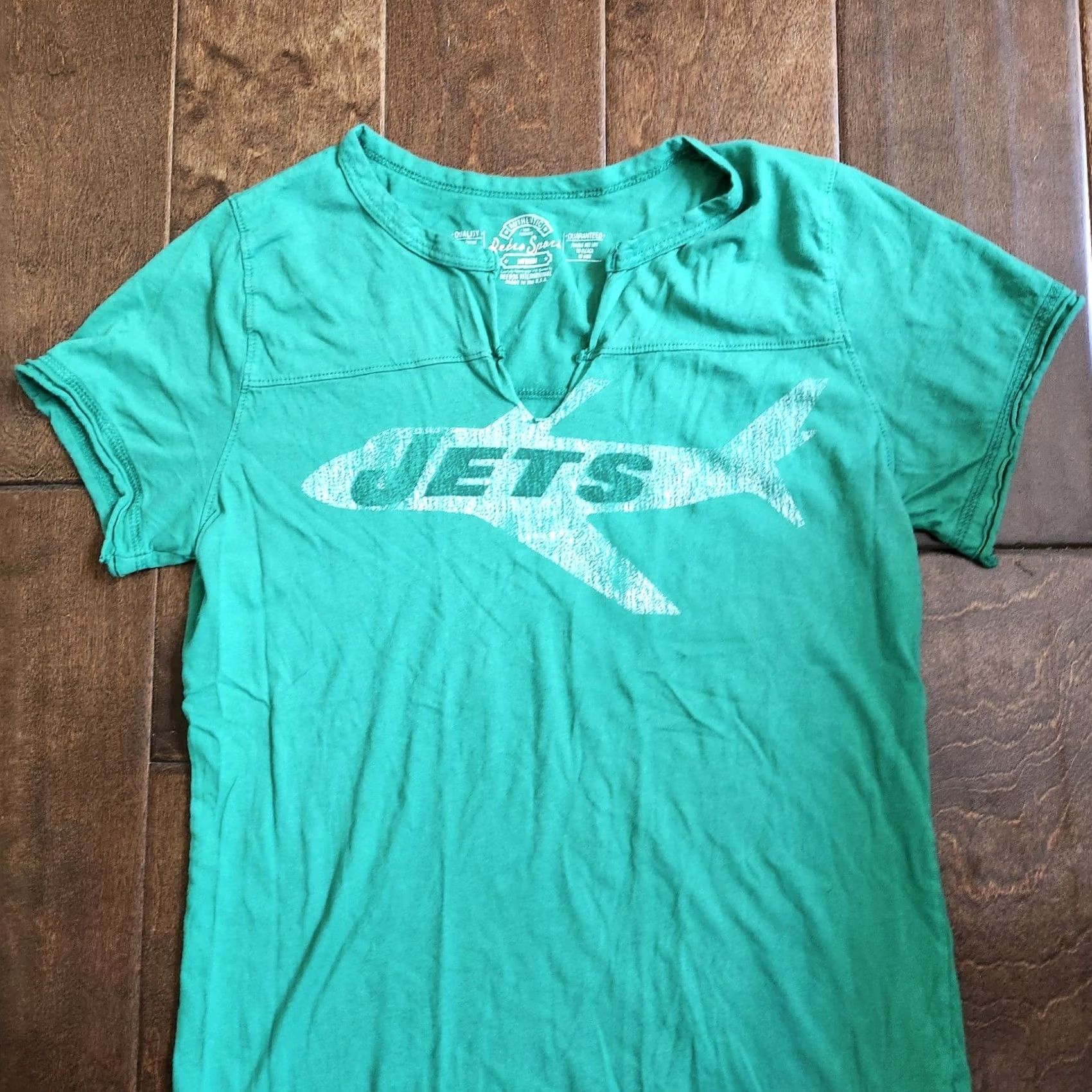 Vintage Retro Sport New York Jets Logo Junior Shirt M Teens V-Neck Green Short Sleeve Pullover 100% Cotton Casual Travel Size M / US 6-8 / IT 42-44 - 5 Thumbnail