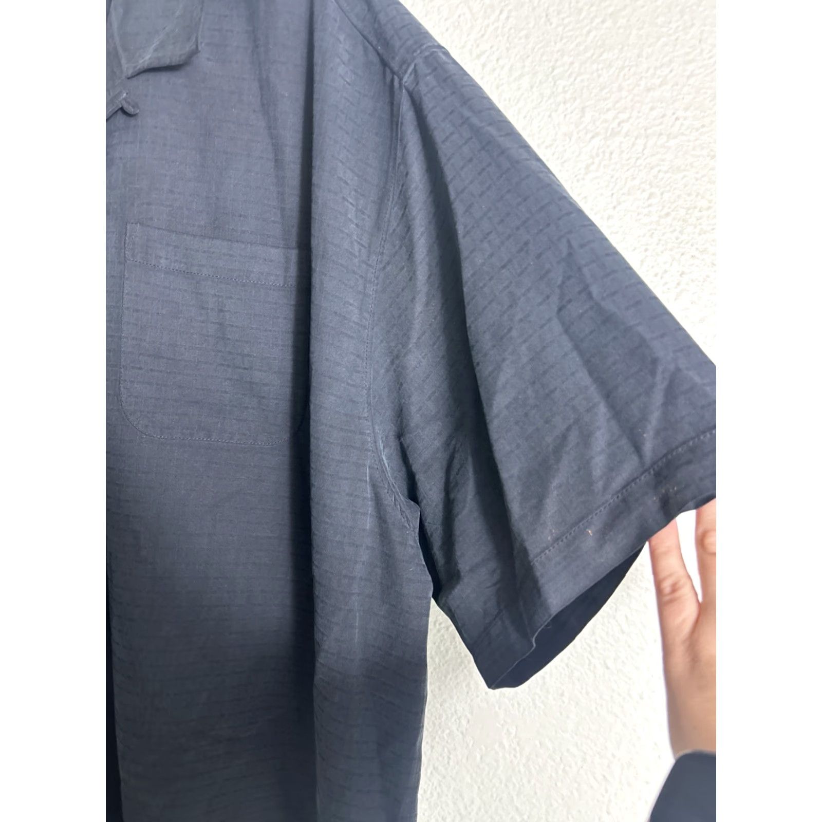 Tommy Bahama Tommy Bahama Shirt XL Men Black Silk Short Sleeve Embroidered Wine Limited Edition Button-Up Size US XL / EU 56 / 4 - 5 Thumbnail