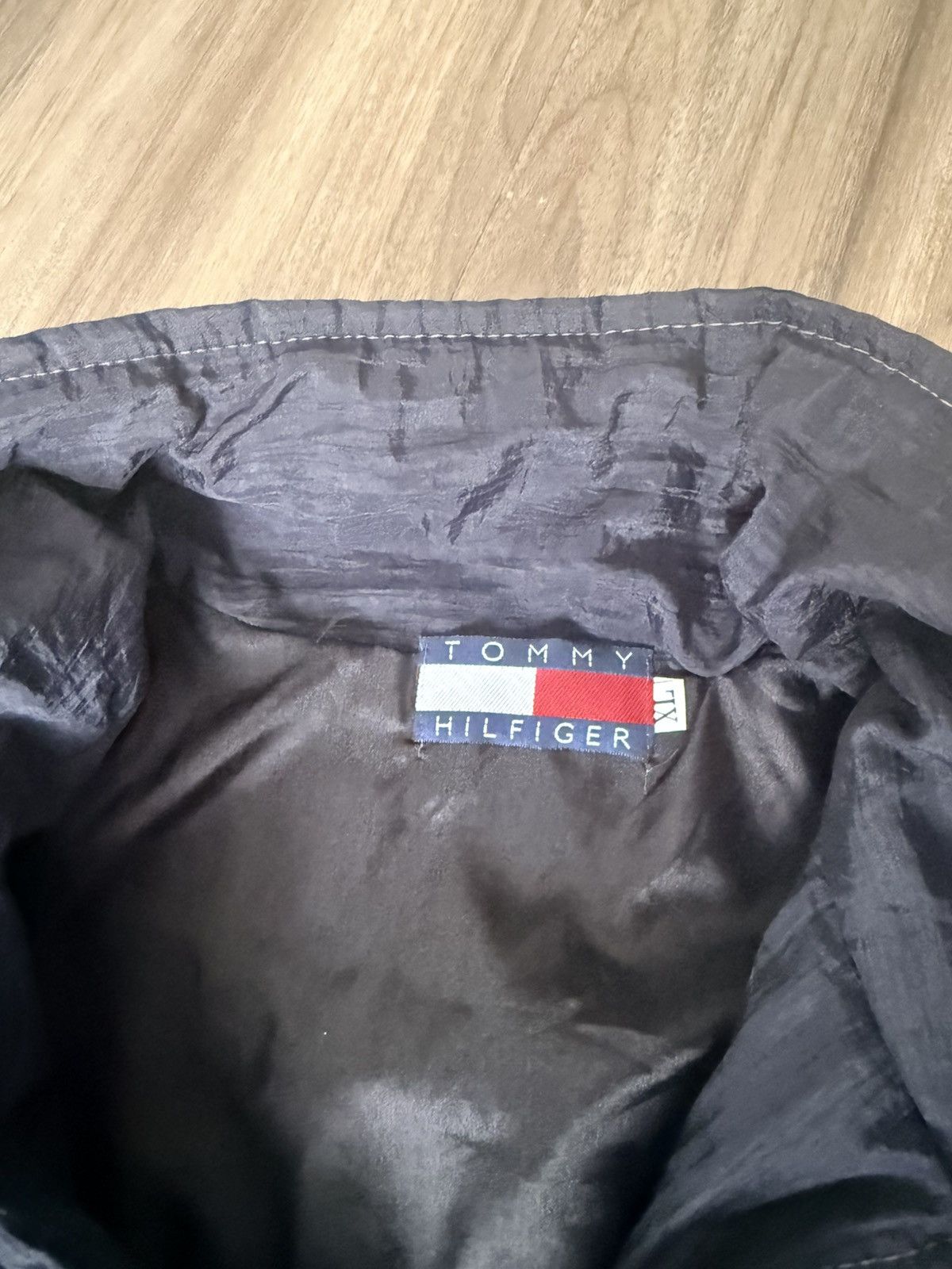 Tommy Hilfiger Tommy Hilfiger Vintage 90s Windbreaker Jacket Full Zip Size US XL / EU 56 / 4 - 3 Thumbnail