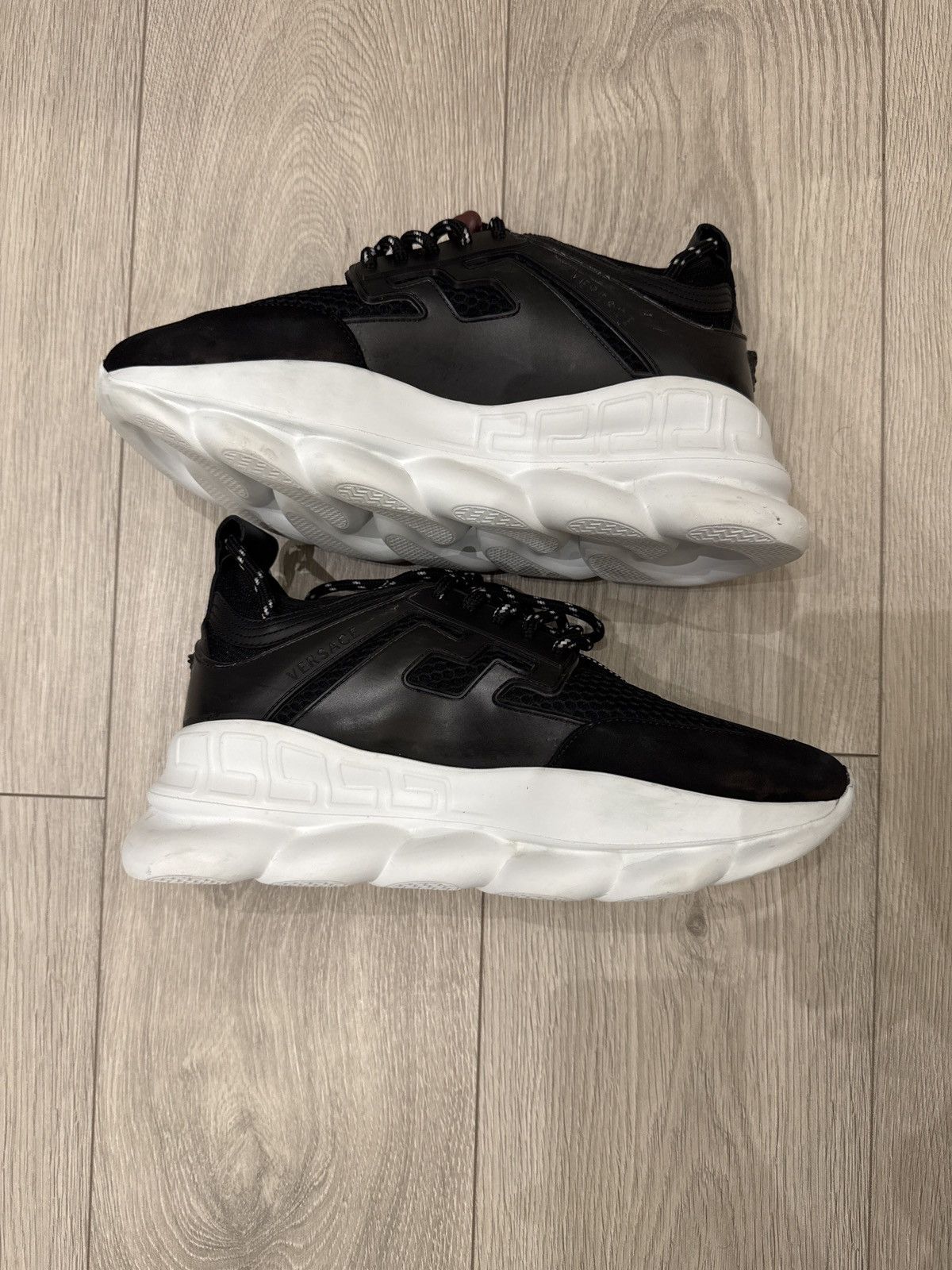 Designer Versace Chain Reaction Sneaker ‘Black and White’ Size US 8 / EU 41 - 2 Thumbnail