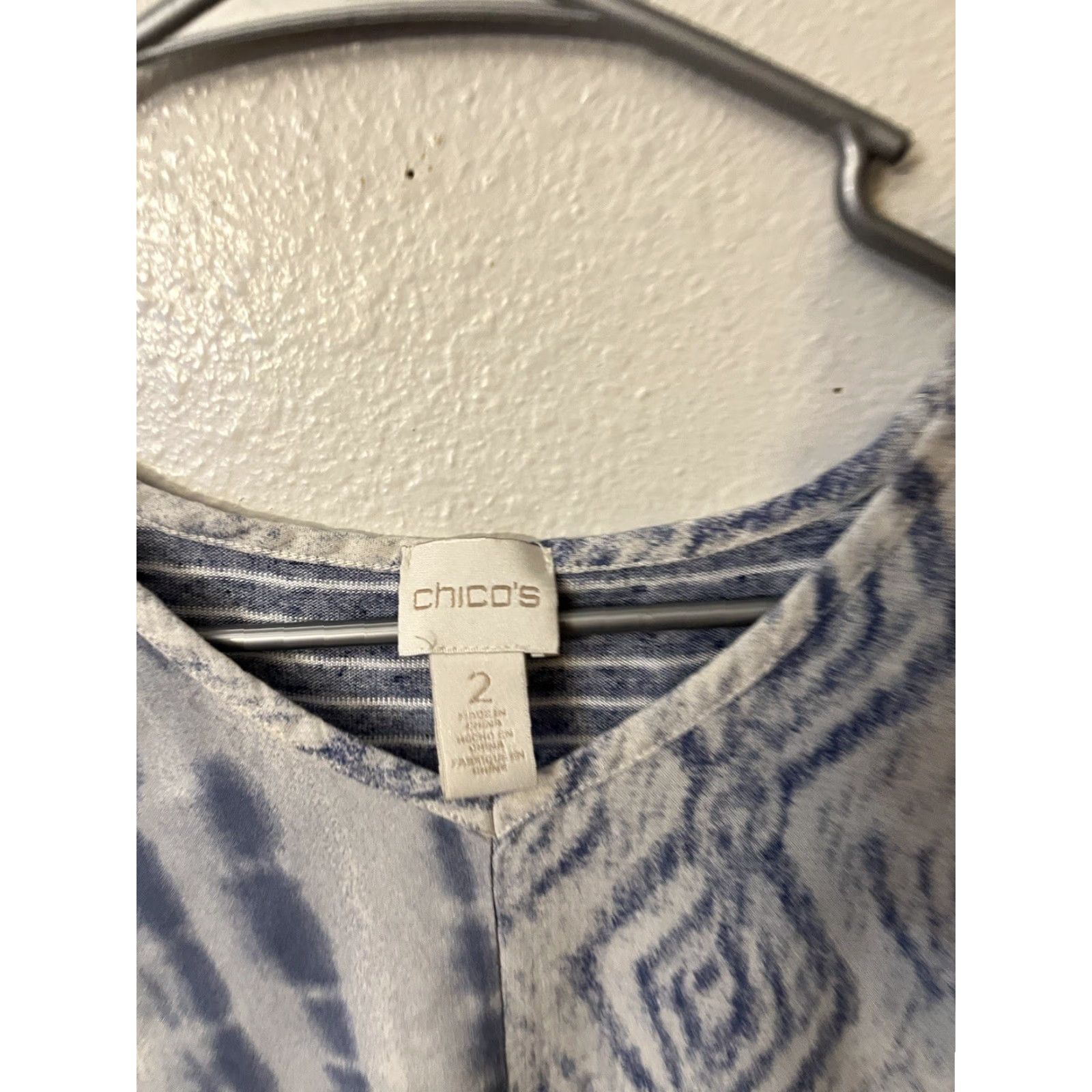 Vintage Chico’s Tie Dye Diamond Top Blouse Blue Size 2 Rayon Cap Sleeve Womens Blouse Vintage Designer Shirt Mens? Size XS / US 0-2 / IT 36-38 - 3 Thumbnail
