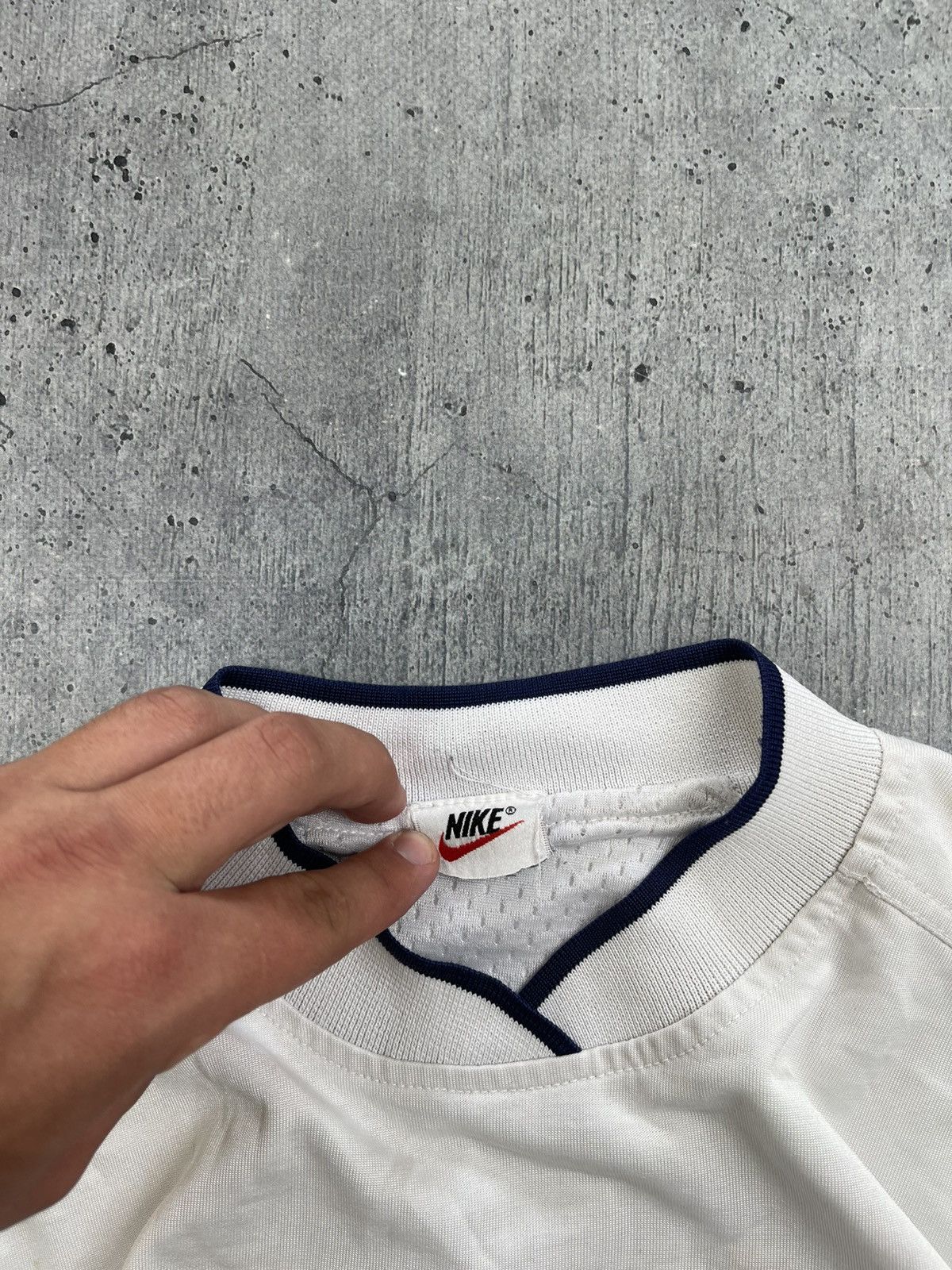 Nike Nike Vintage Sweatshirt Big Central Logo Japanese Y2K Size US M / EU 48-50 / 2 - 4 Thumbnail