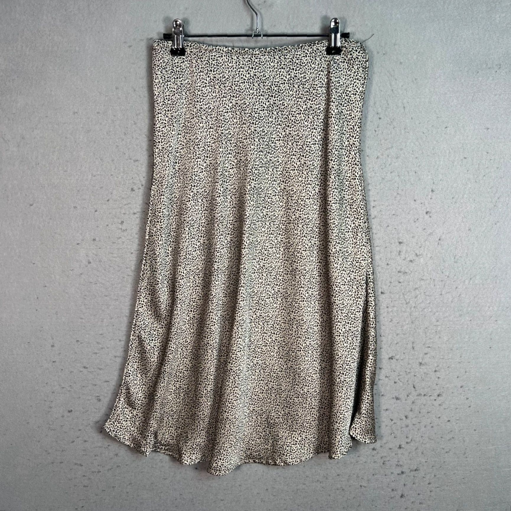 Vintage Sienna Sky Womens Small Animal Print Midi Skirt Gray Polyester Spandex A-Line Pull On Regular Size S Skirt Animals 90s? Size 28" / US 6 / IT 42 - 2 Thumbnail
