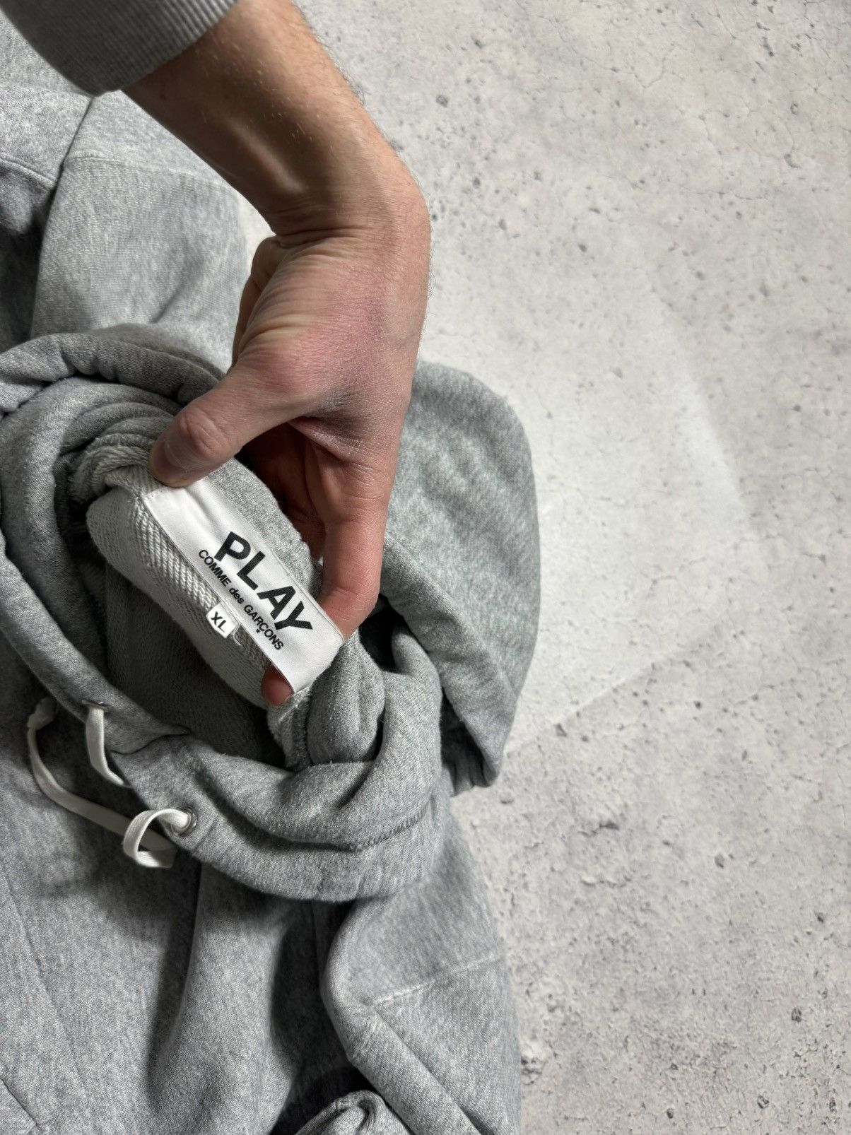 Comme des Garcons PLAY Play Comme Des Garcons CDG Love Grey Hoodie Size XL Size US XL / EU 56 / 4 - 7 Thumbnail
