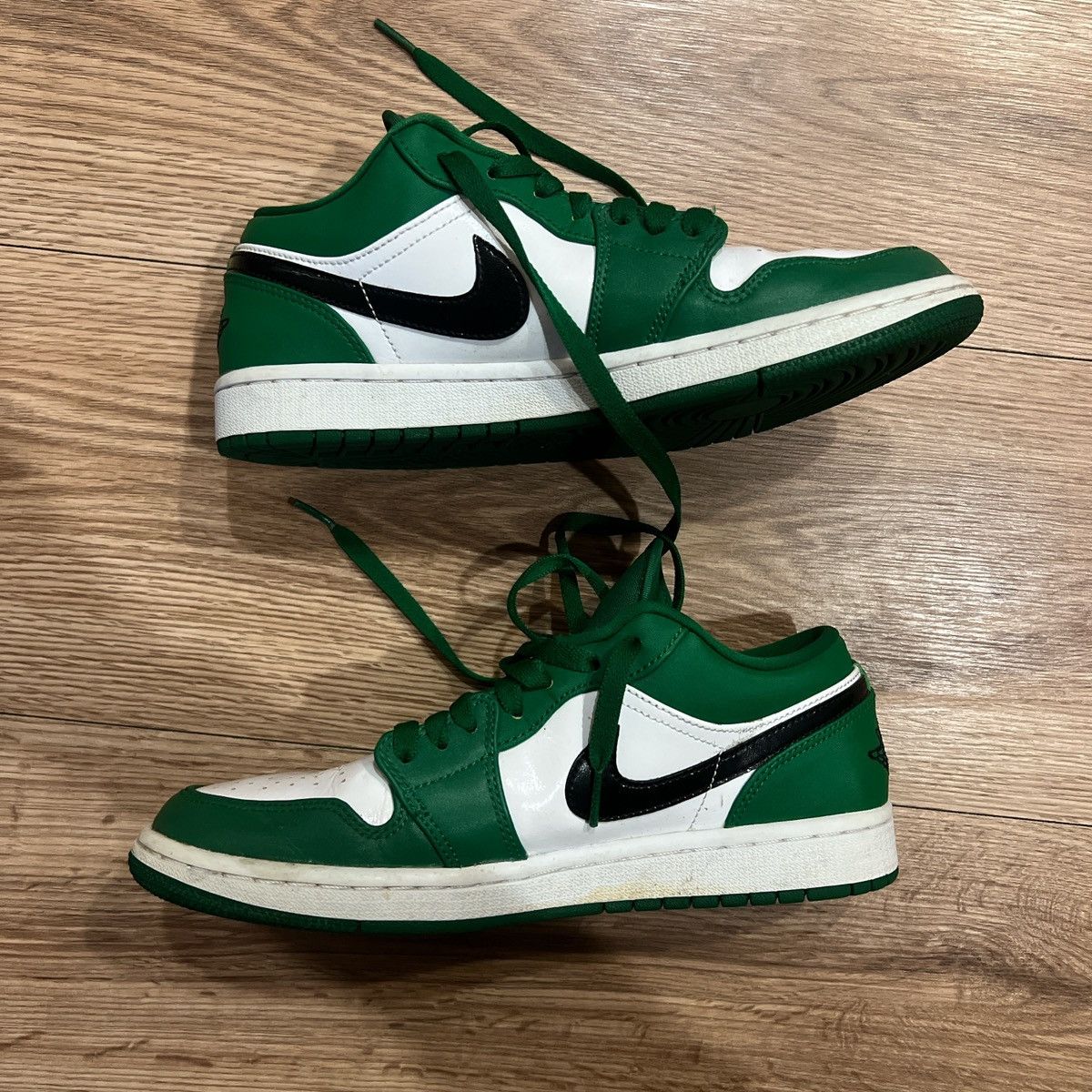 Nike Green and White Nike Air Jordan Size US 8 / IT 38 - 1 Thumbnail