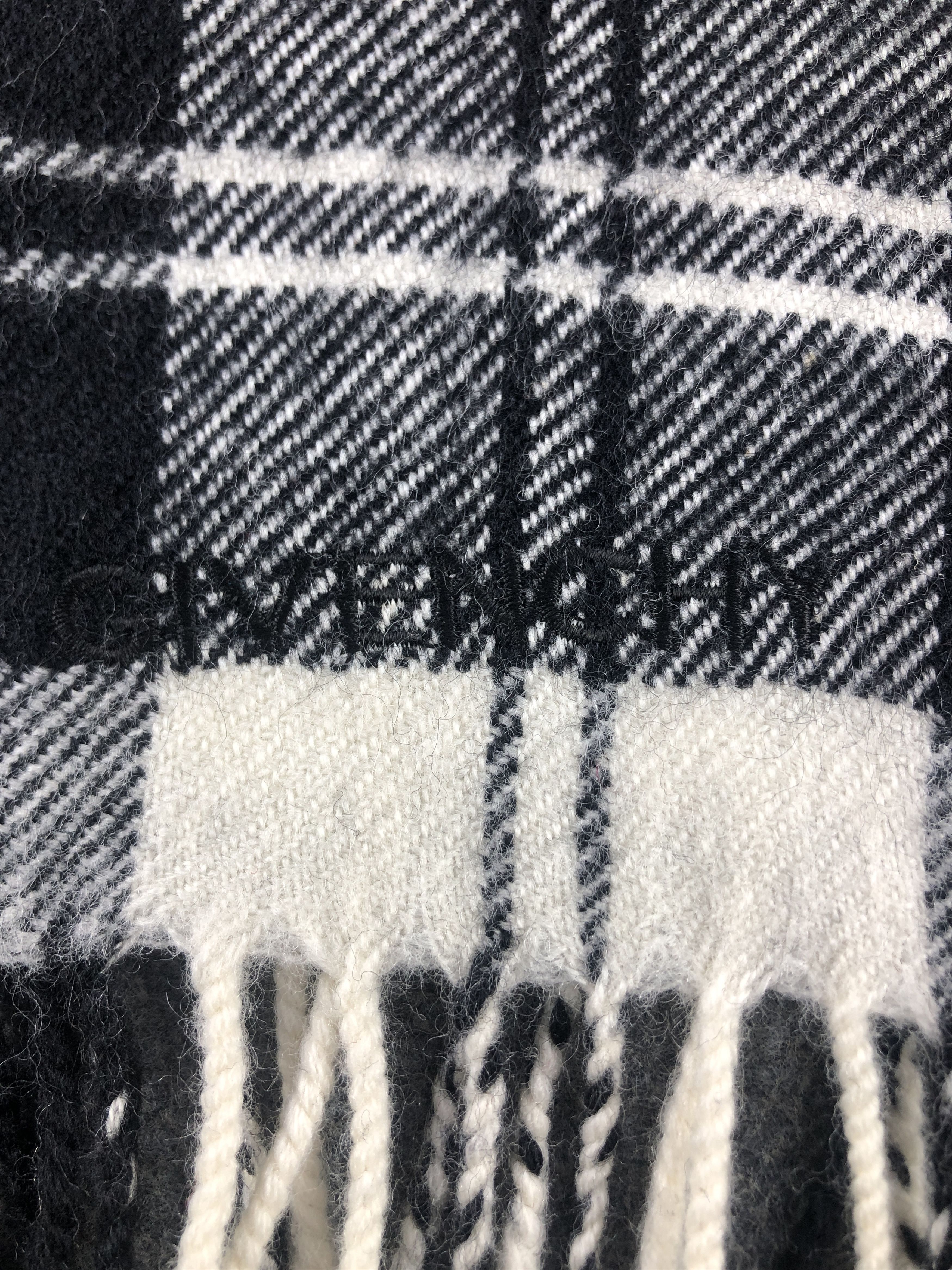 Givenchy Givenchy Wool Scarf / Muffler / Neckwear P873 Size ONE SIZE - 4 Thumbnail