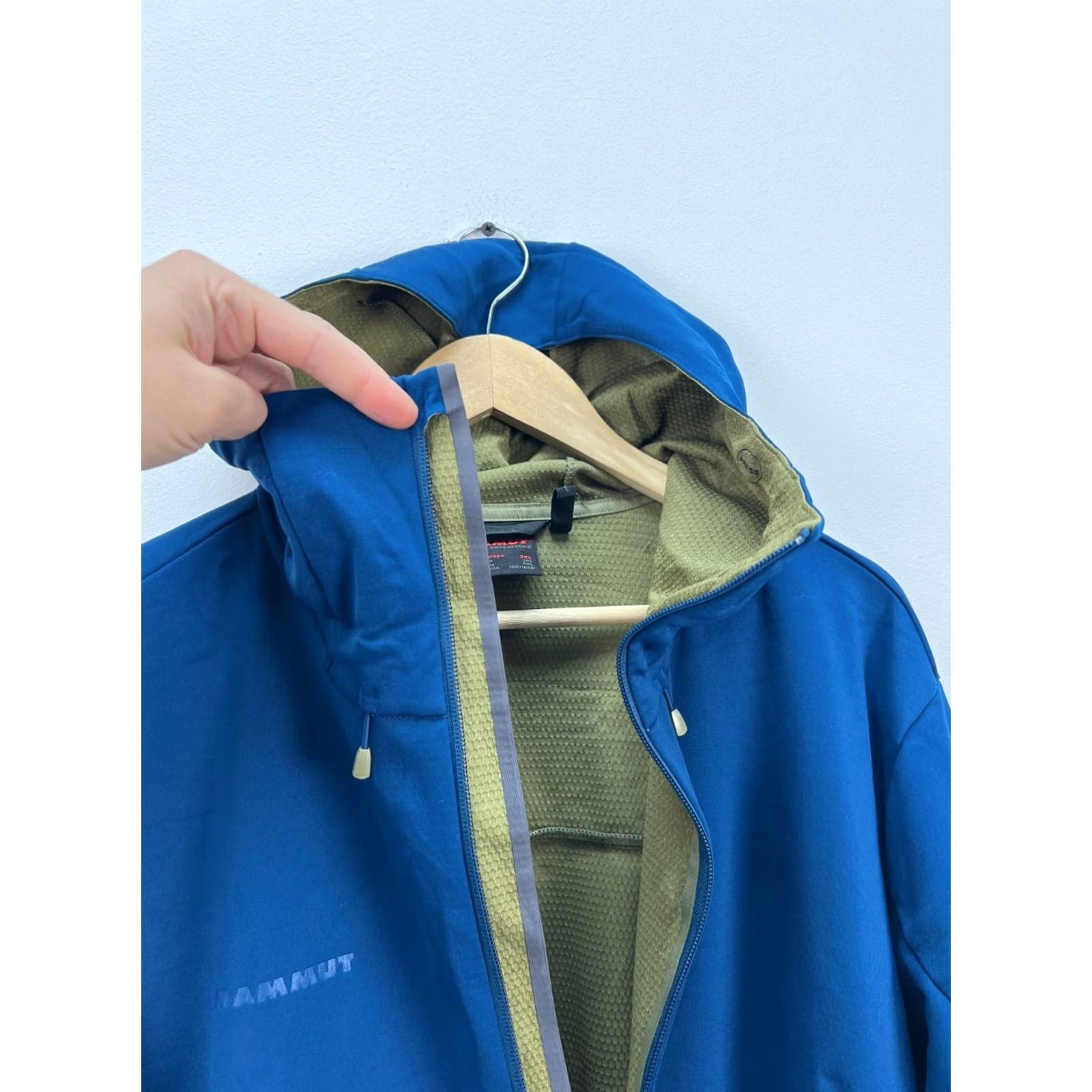 Mammut Mammut Ultimate V SO Gore Jacket Men's 3XL Surf blue Hooded Jacket Mammut Ultimate Mens 3XL Surf blue Hoodie? Size US XXL / EU 58 / 5 - 3 Thumbnail