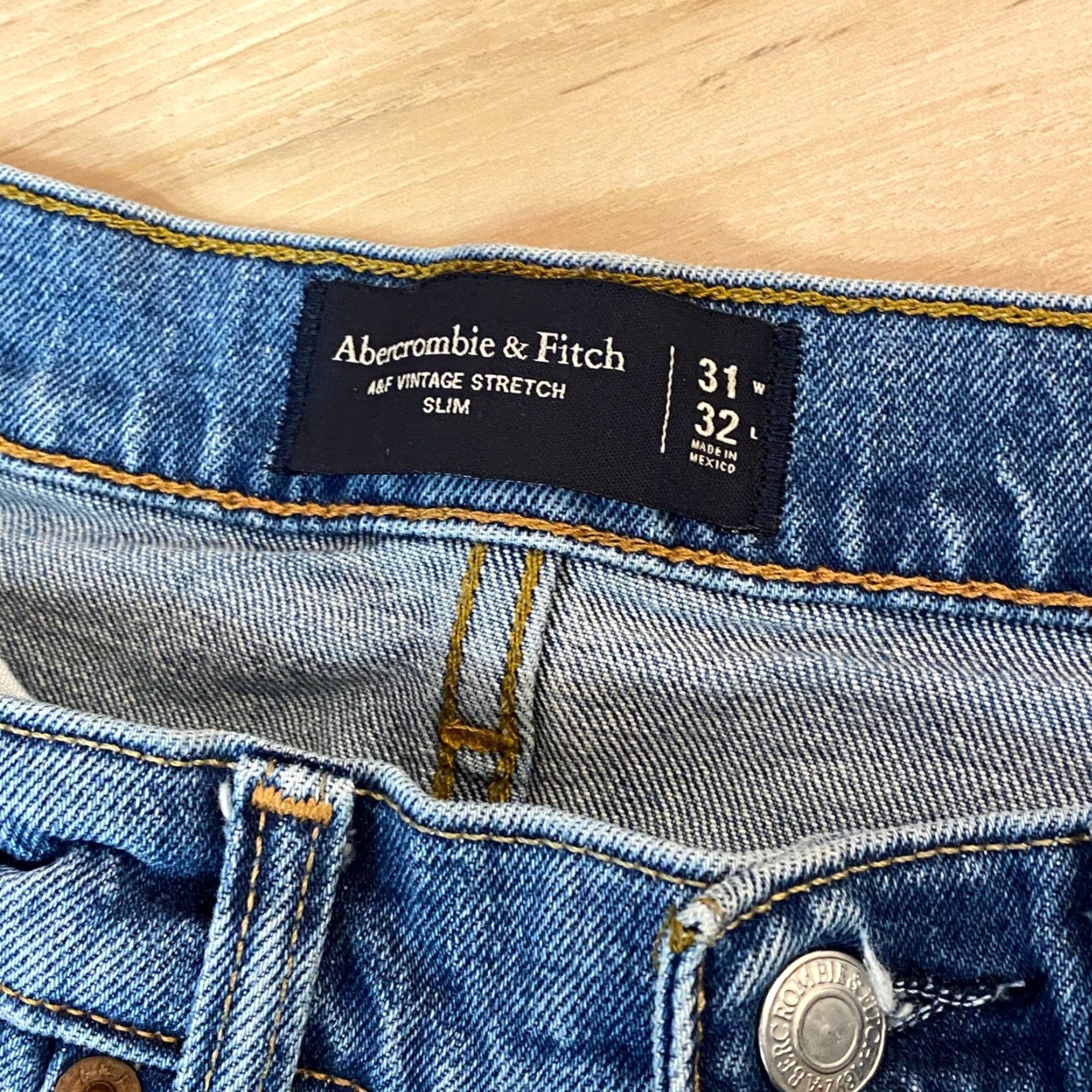 Abercrombie & Fitch Abercrombie & Fitch Jeans Slim Fit Mens 31x32 Medium Wash Denim Five-Pocket Stretch Vintage-Style Casual Size US 31 - 2 Thumbnail