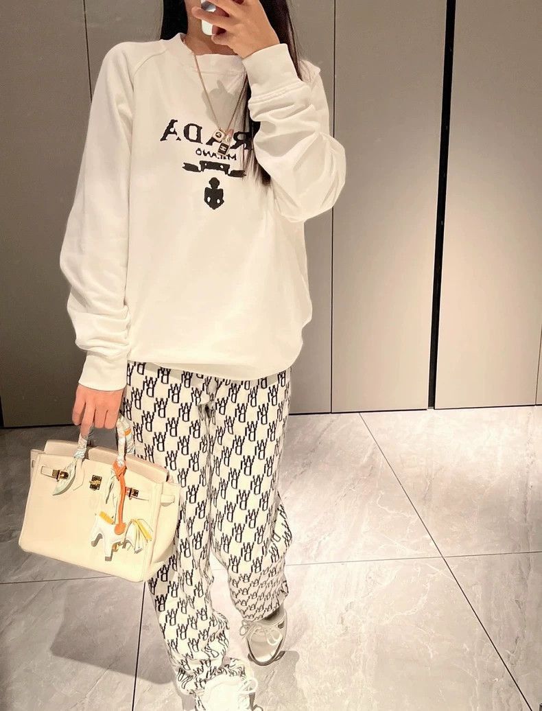 Prada Prada White Sweatshirt with Graffiti Logo-2506 Size US XS / EU 42 / 0 - 5 Thumbnail