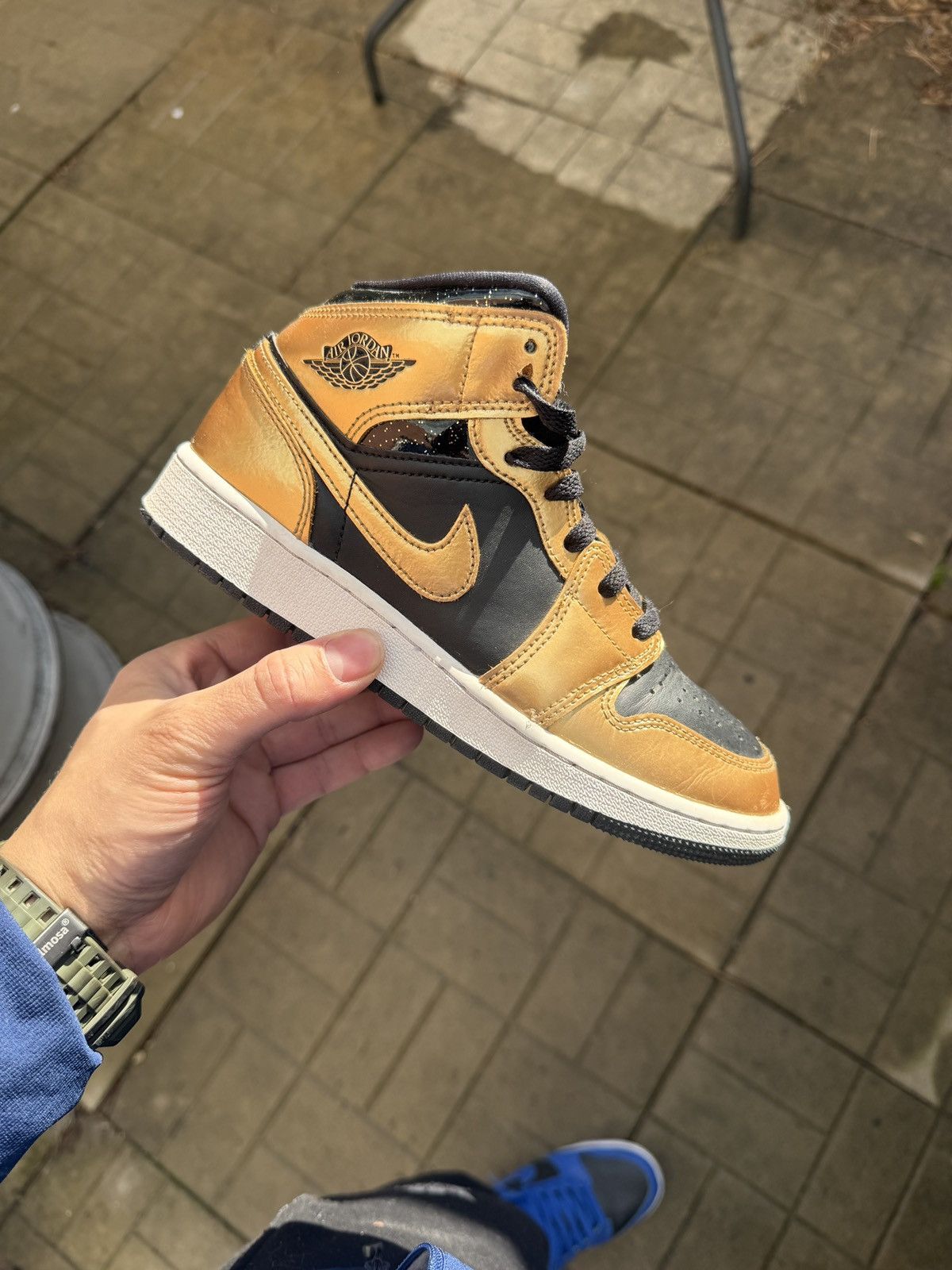 Jordan Brand Jordan 1 Mid Black Gold Size US 6.5 / IT 36.5 - 10 Thumbnail
