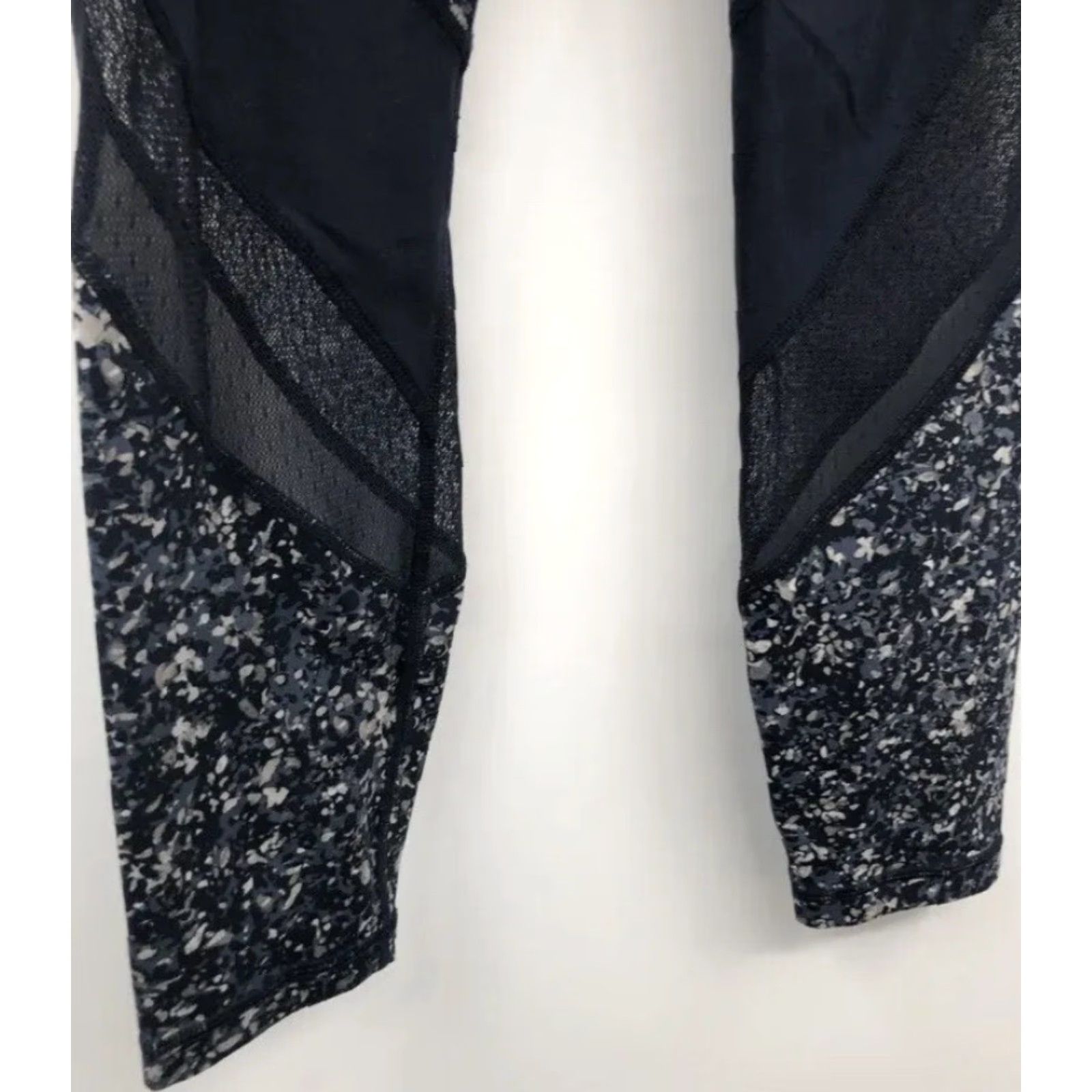Athleta Women's Athleta San Fransisco Freckled Multicolor Leggings Size Small User: Women's Athleta San Francisco Freckled Multicolor Leggings Size Small Size 28" / US 6 / IT 42 - 5 Thumbnail