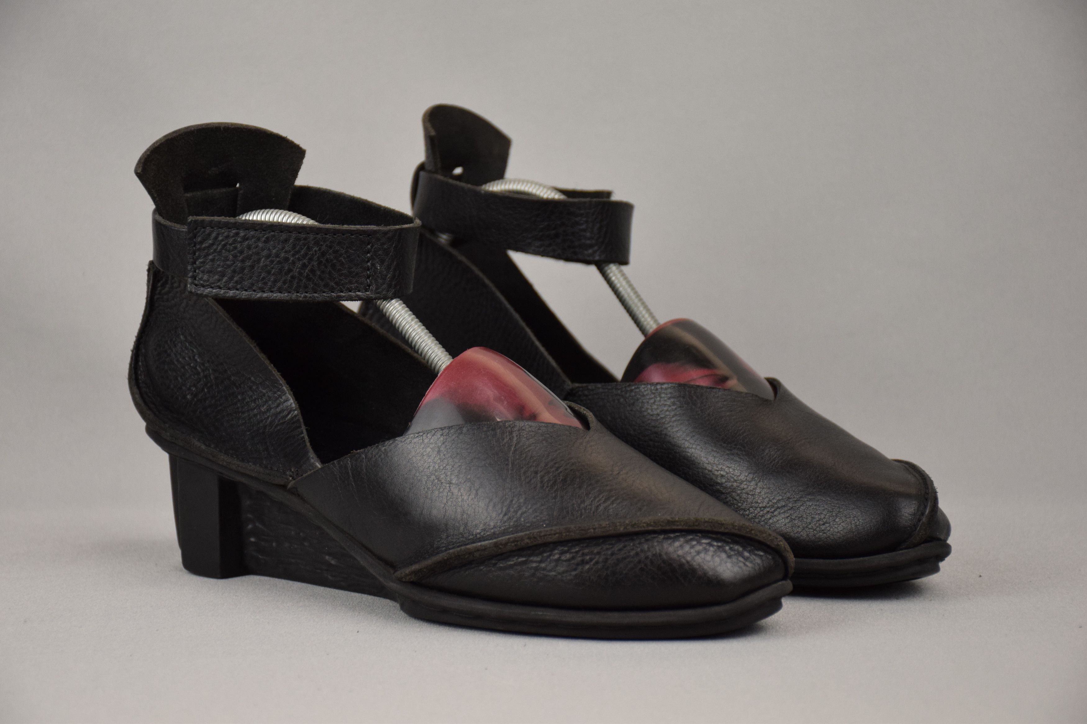 Designer × Trippen Trippen X+OS Black Waw Leather Sandals Heels US 8 UK 6 EU 39 Size US 8 / IT 38 - 2 Thumbnail