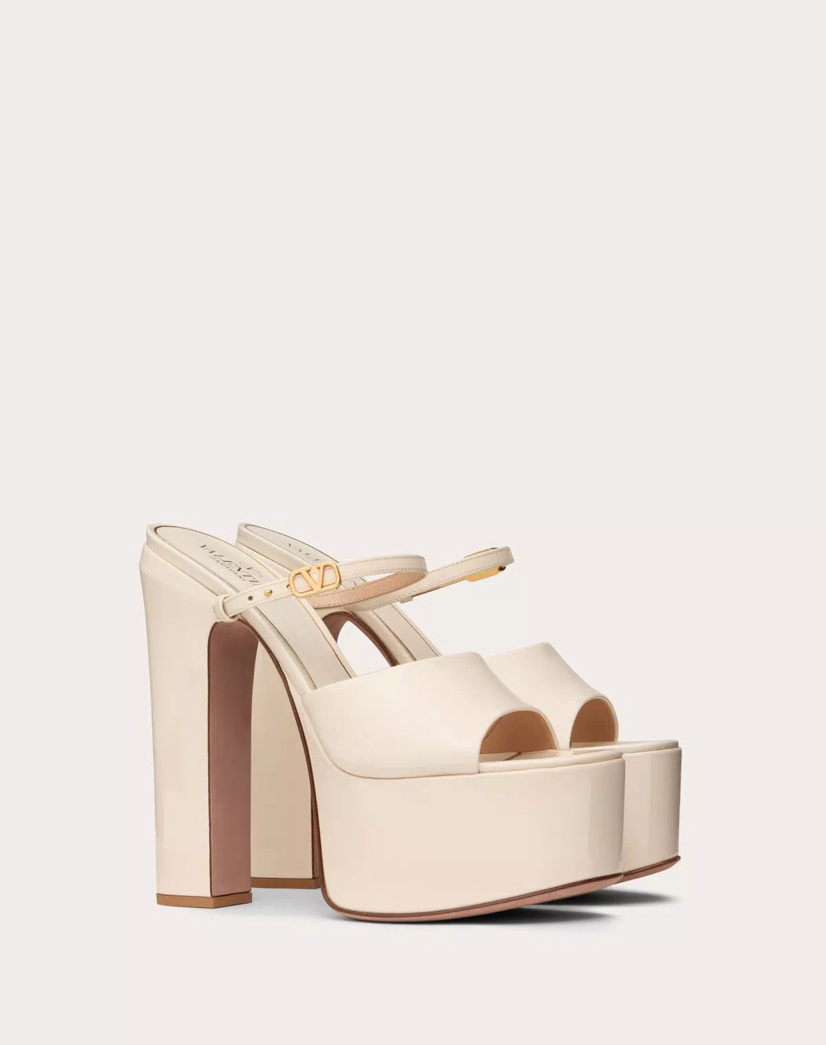 Valentino o1s1wg111125 Tan-Go Platform Patent Leather Slides in Ivory Size US 6 / IT 36 - 2 Thumbnail