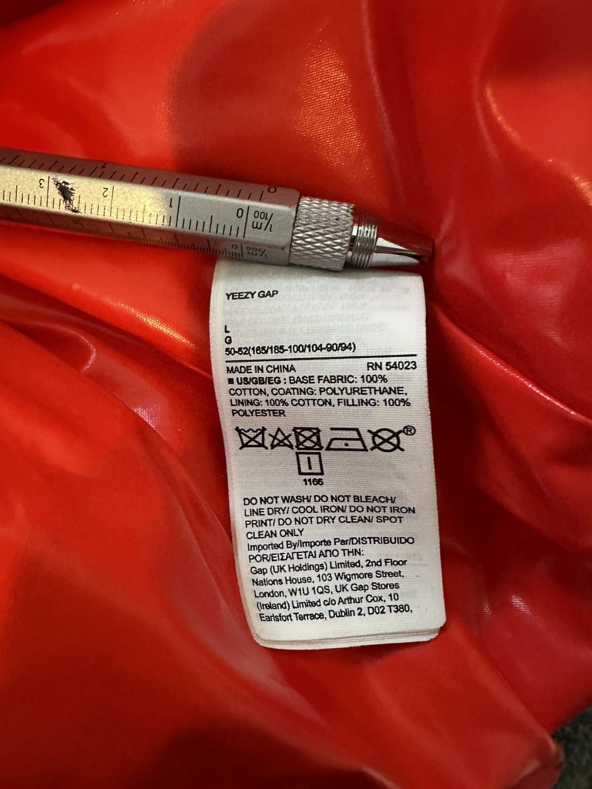 Gap × Yeezy Red Yeezy x Gap Round Jacket Size US L / EU 52-54 / 3 - 5 Thumbnail