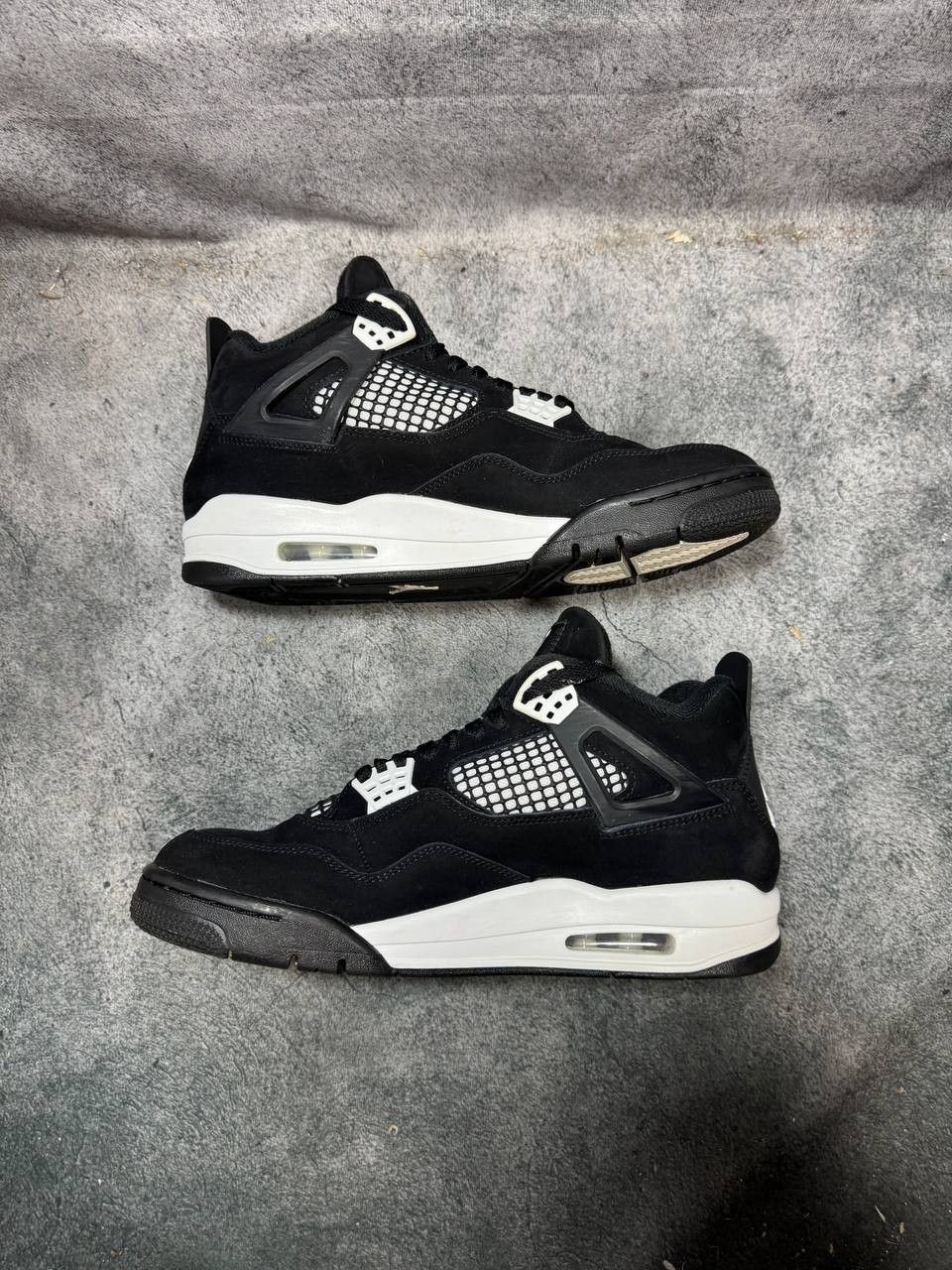 Jordan Brand Size 9 | Jordan 4 White Thunder With Box | Pre-Owned Size US 9 / EU 42 - 8 Thumbnail