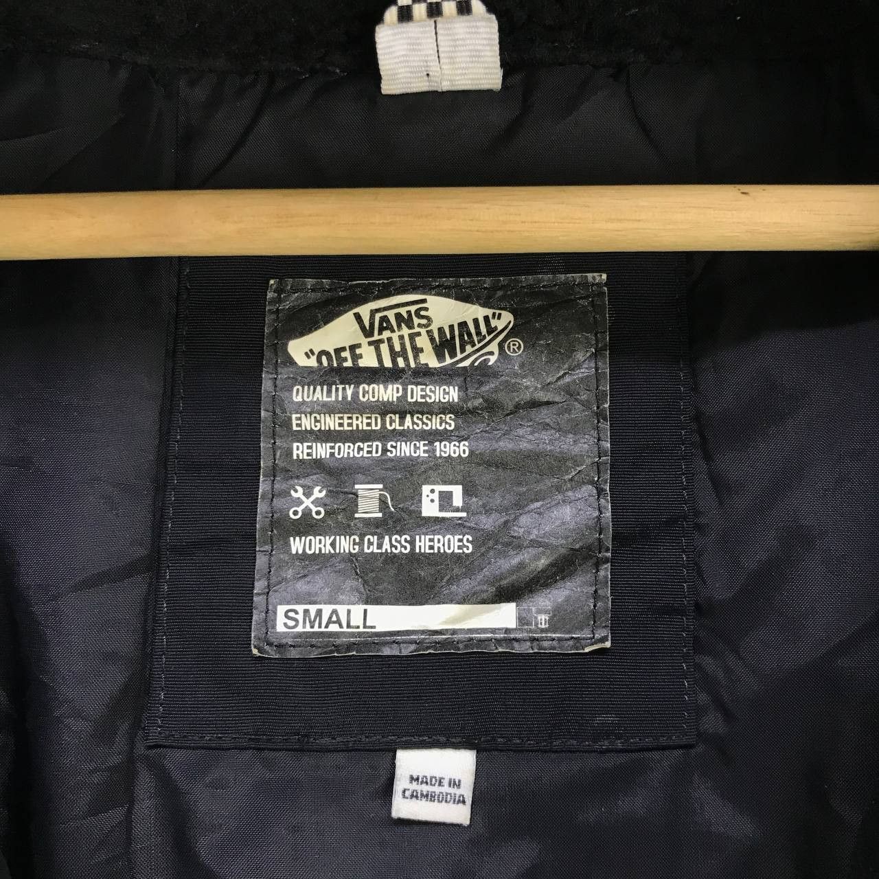 Vans 🔥Vans Off The Wall Skull Full Print Fur Bomber Style Size US S / EU 44-46 / 1 - 22 Thumbnail