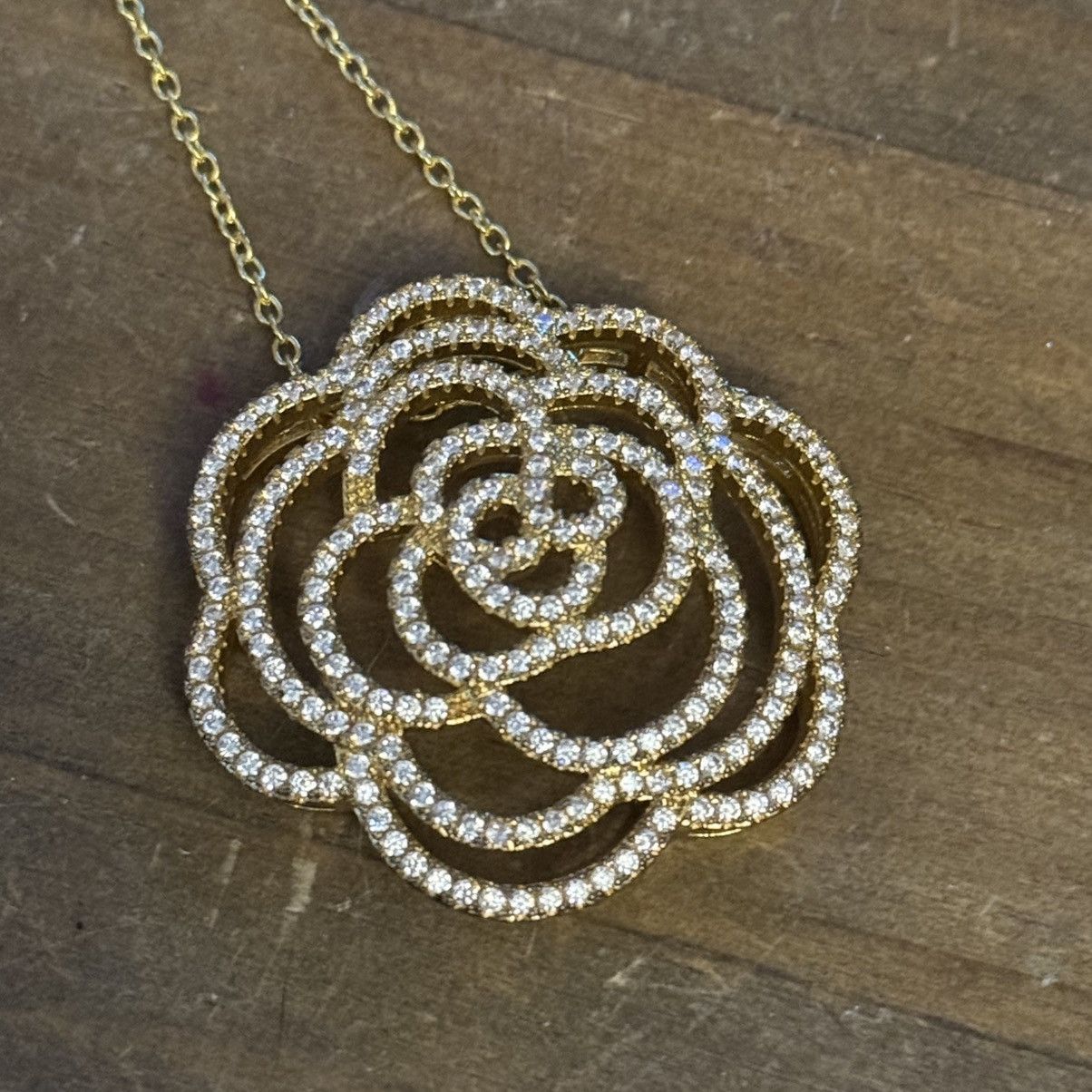 Other Gold tone rhinestone rose pendant necklace Size ONE SIZE - 4 Thumbnail