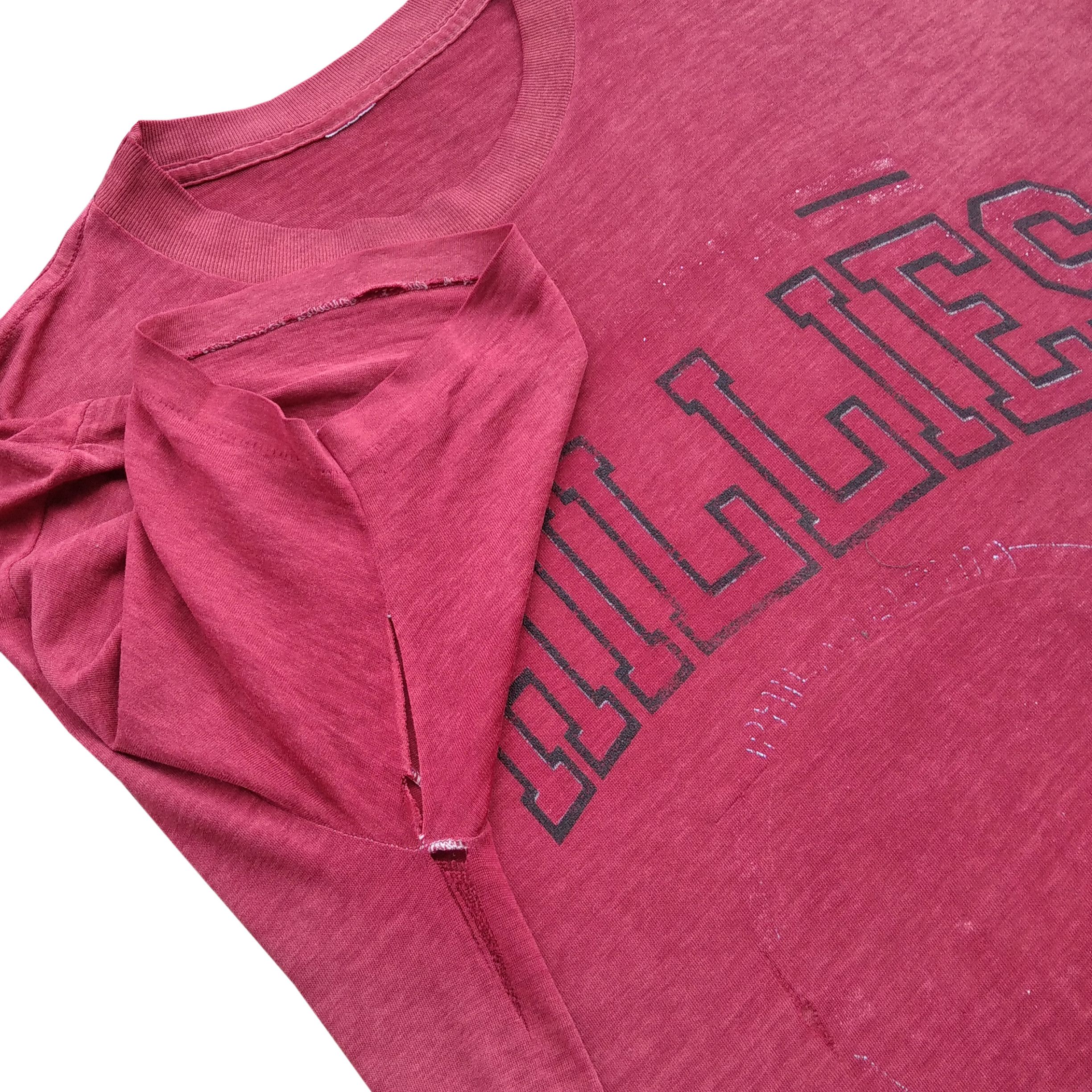4GSELLER Vintage 80's Thrashed PHILLIES T-Shirt Size US XL / EU 56 / 4 - 3 Thumbnail