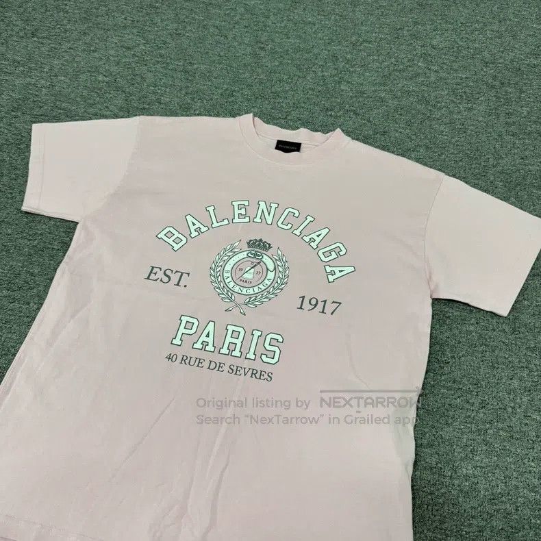 Balenciaga Balenciaga Pink college-style t-shirt with badge print and Size US XS / EU 42 / 0 - 3 Thumbnail