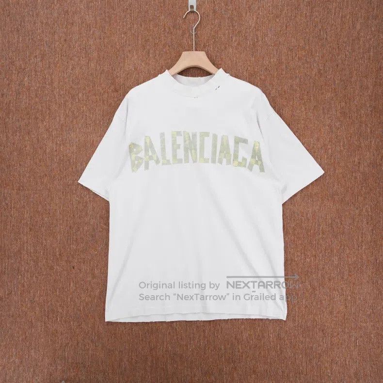 Balenciaga Balenciaga White Distressed Front and Back Tape Logo Short Size US S / EU 44-46 / 1 - 1 Thumbnail