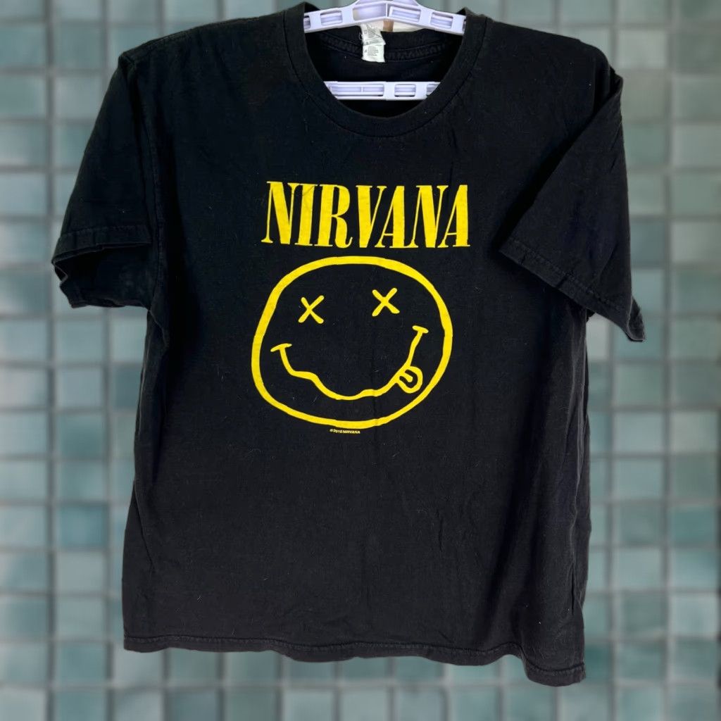 Vintage VINTAGE Nirvana Nevermind Smile T-Shirt Mens Adult L Black Band Rock Graphic Print Breathable Cotton 2010s Concert Merch Size US L / EU 52-54 / 3 - 1 Thumbnail