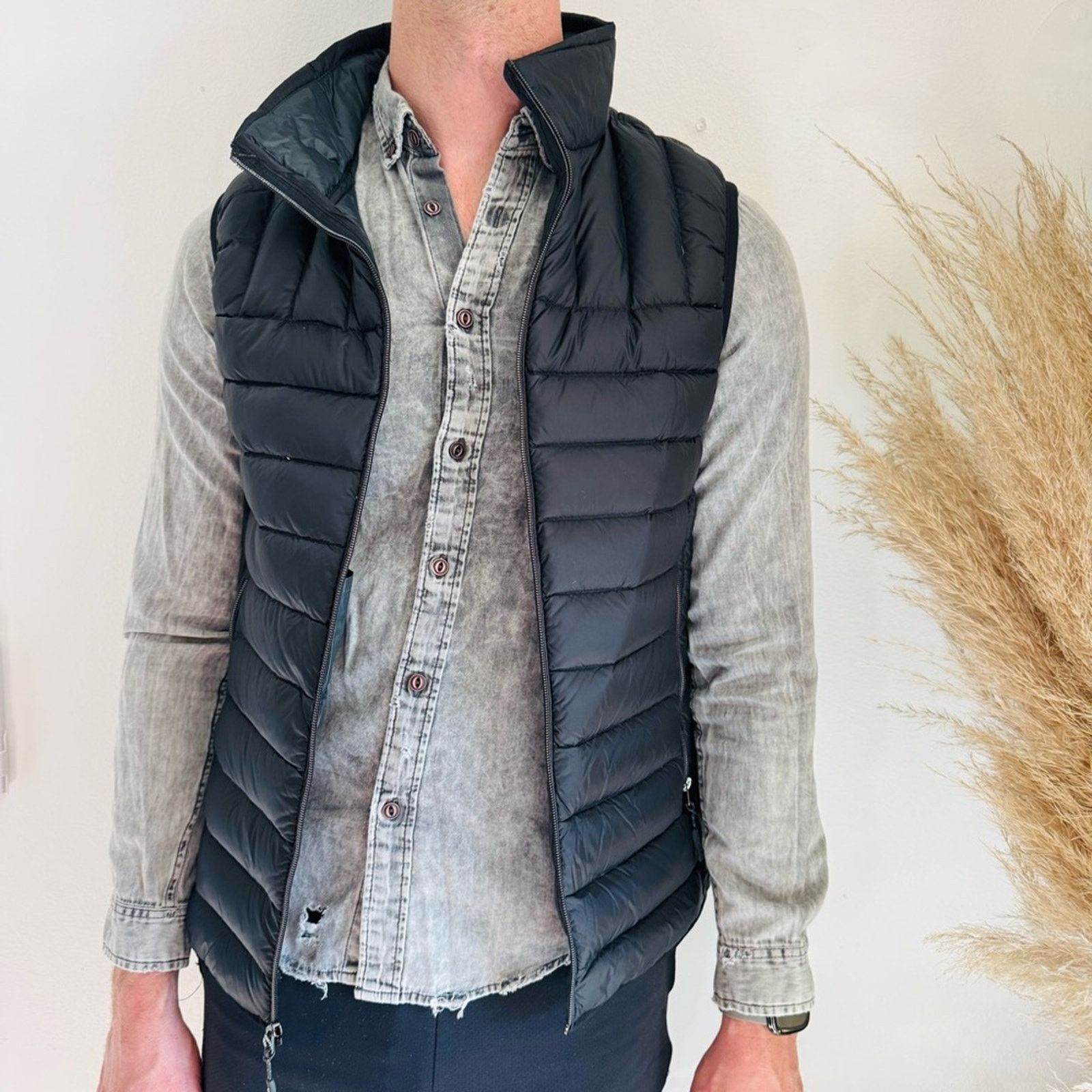 Tumi TUMI PAX Black Puffer Down Vest $195 Jacket Pillow Pouch Size US S / EU 44-46 / 1 - 1 Thumbnail