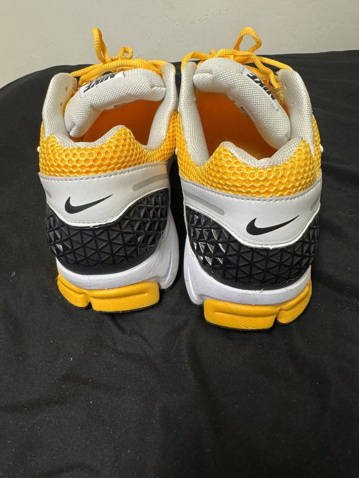 Nike Nike Zoom Vomero 5 Size US 13 / EU 46 - 4 Thumbnail