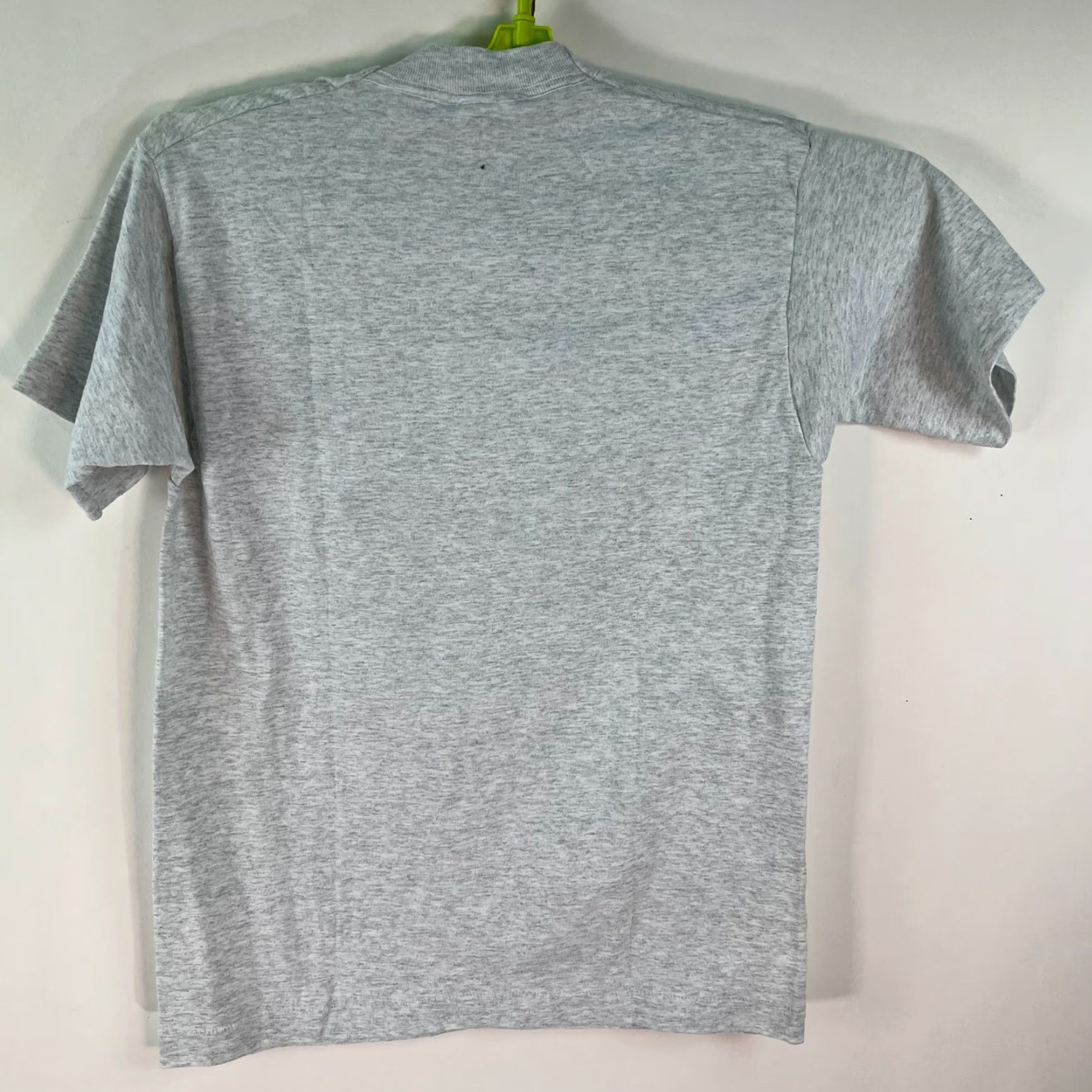 Fruit Of The Loom VINTAGE Fruit of the Loom Art On The Rocks 1996 Shirt Adult Medium Gray Short Sleeve Mens Size US M / EU 48-50 / 2 - 4 Thumbnail