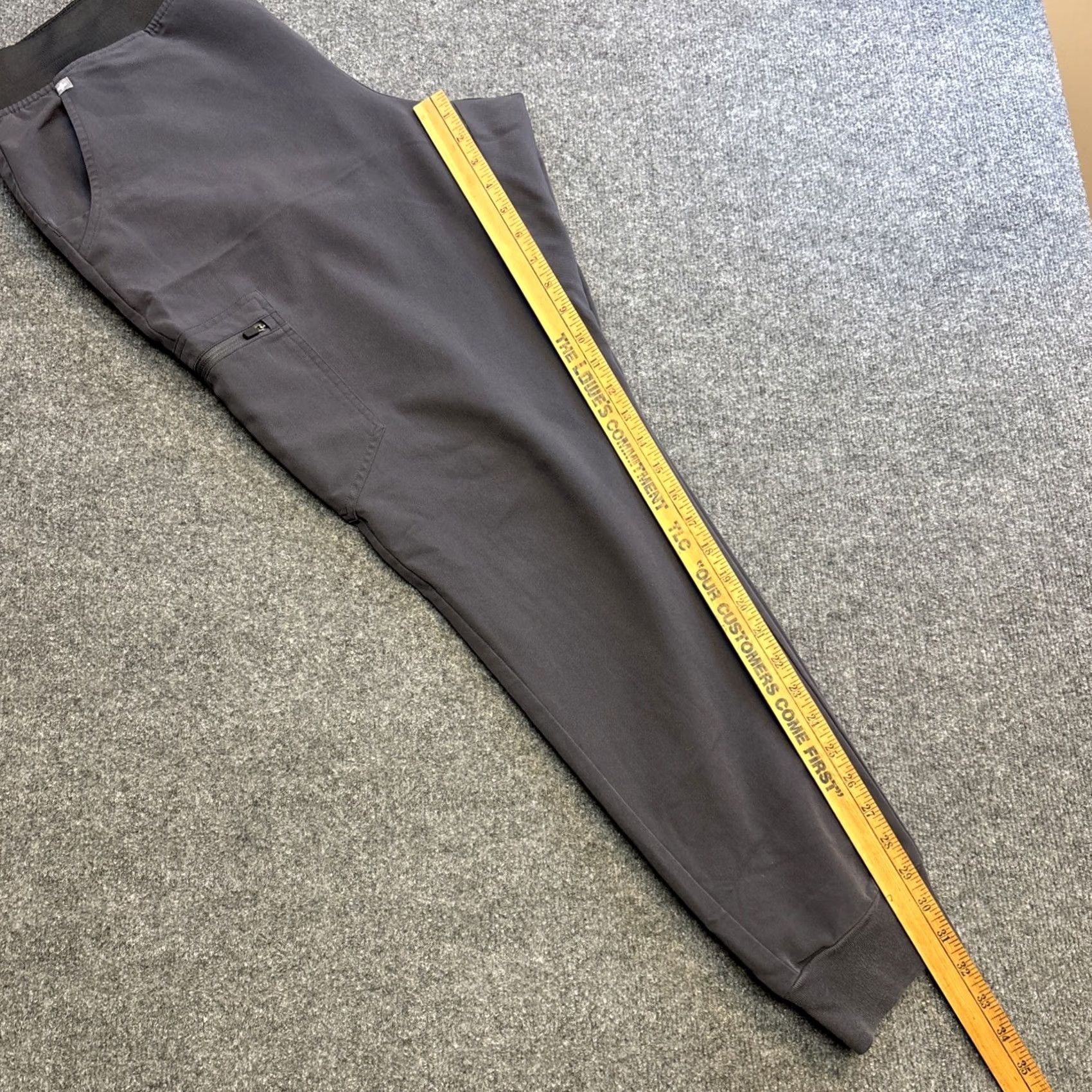 Vintage Figs Kade Cargo Scrub Pants Women XL T Grey Jogger Technical Collection Scrub Pants Women XL Grey FIGS Size 40" / US 18 - 8 Thumbnail