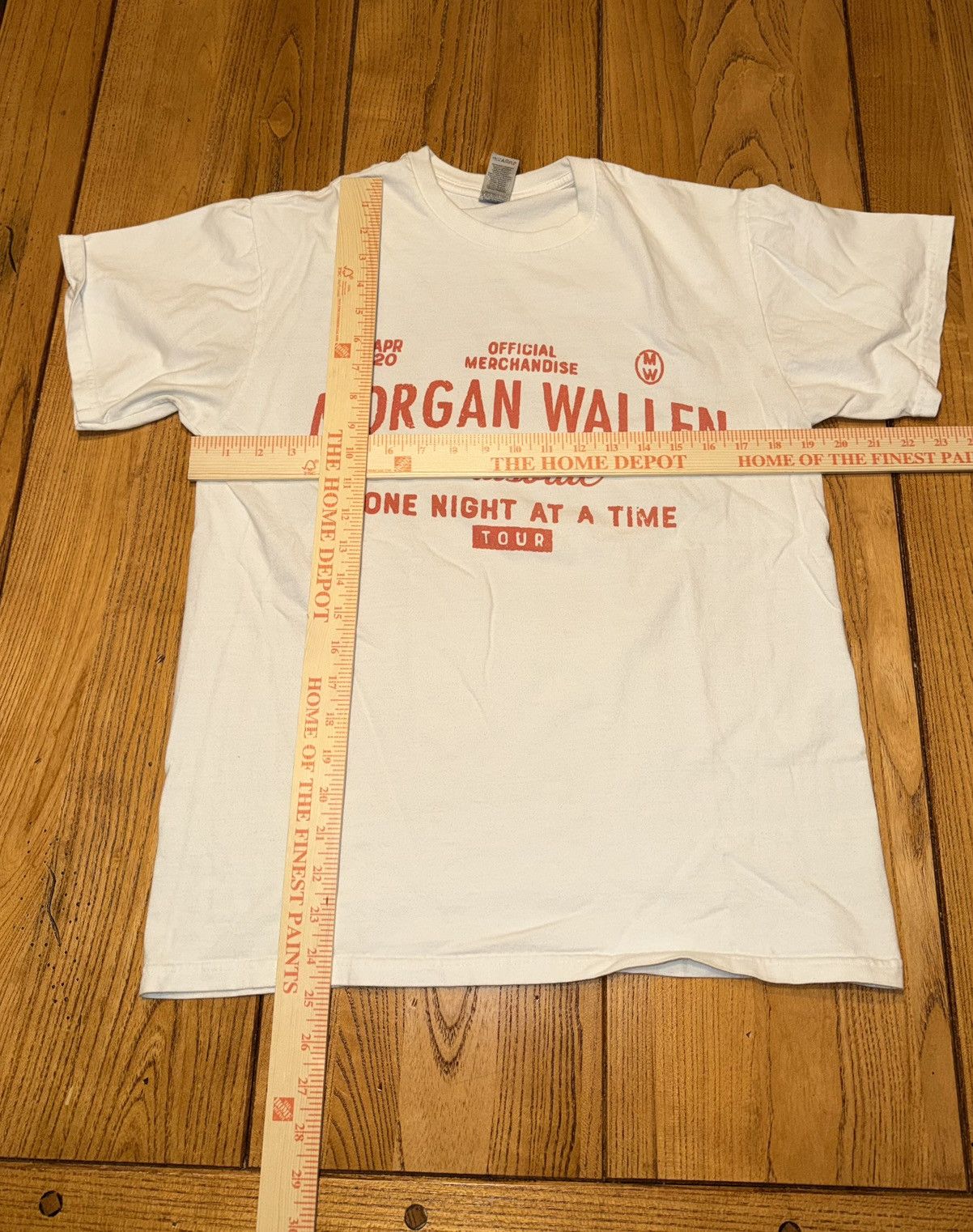 Gildan Morgan Wallen One Night At A Time Louisville KY Shirt Size M Size US M / EU 48-50 / 2 - 8 Thumbnail