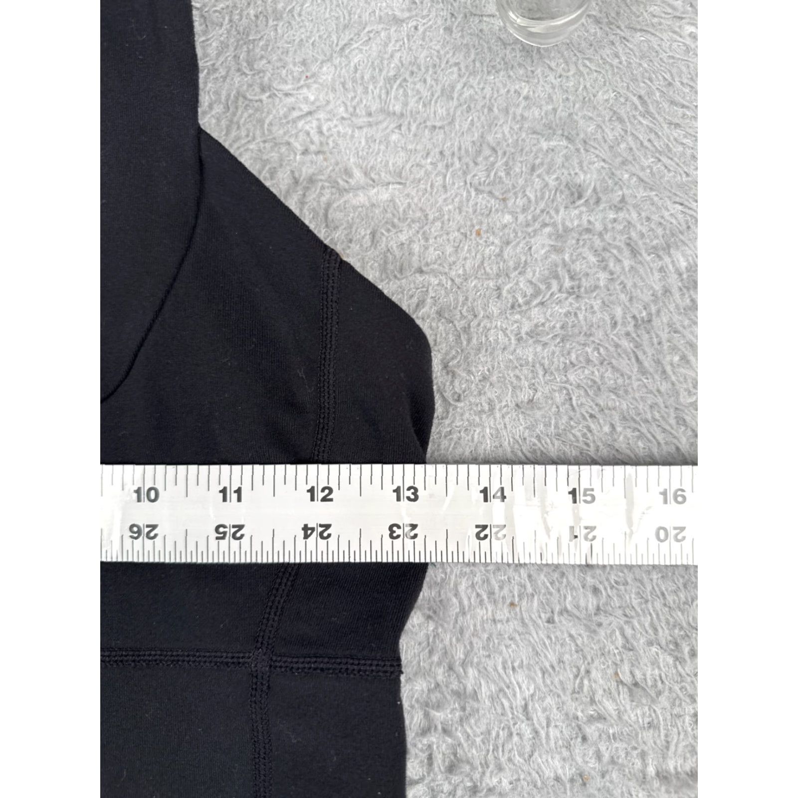 Lululemon Lululemon Shirt Women 6 Black Tank Built In Bra Yoga Scoop Neck Racerback Casual Sleeveless Size M / US 6-8 / IT 42-44 - 7 Thumbnail